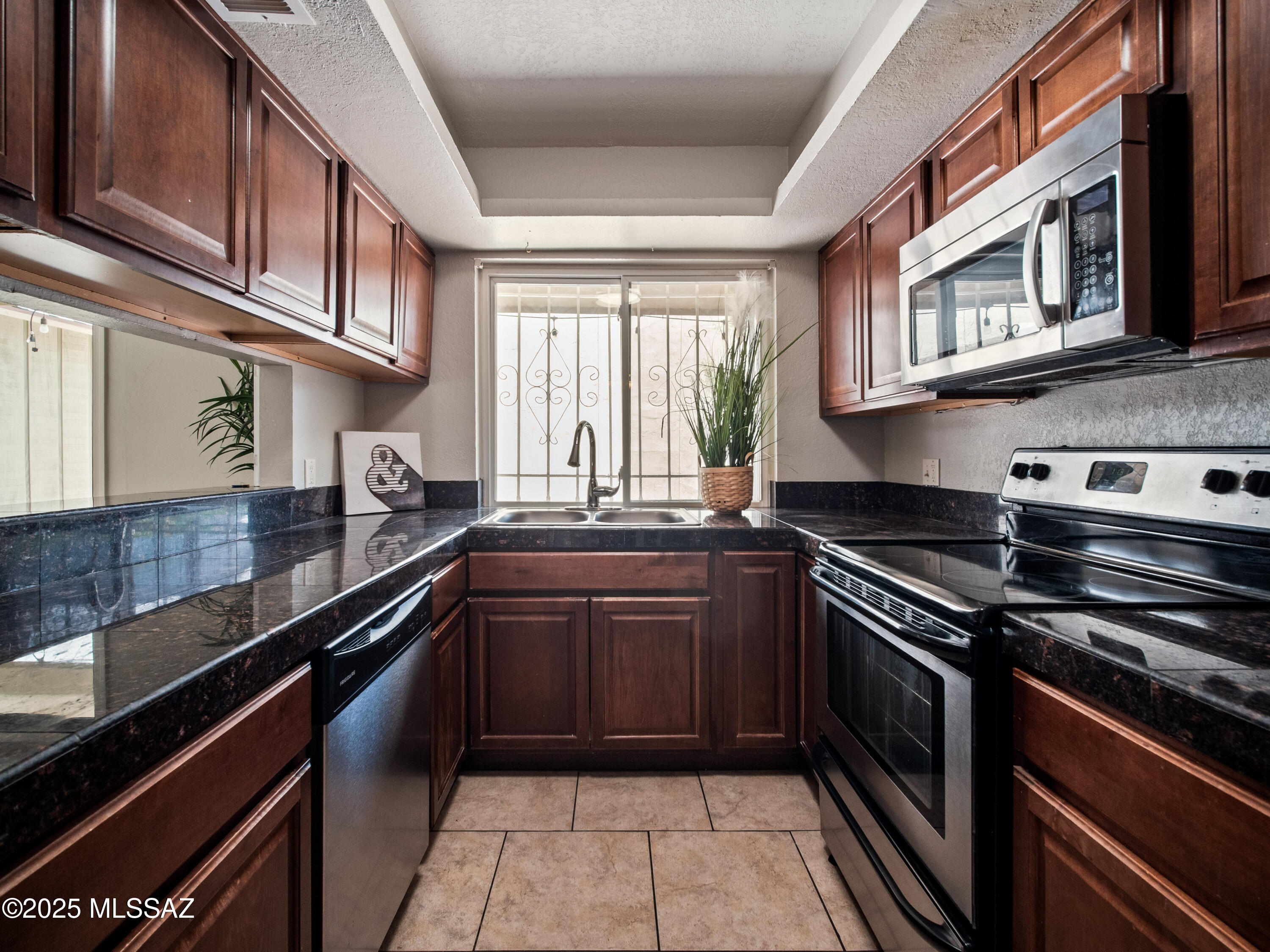Valle Cereza (1-59) - Residential