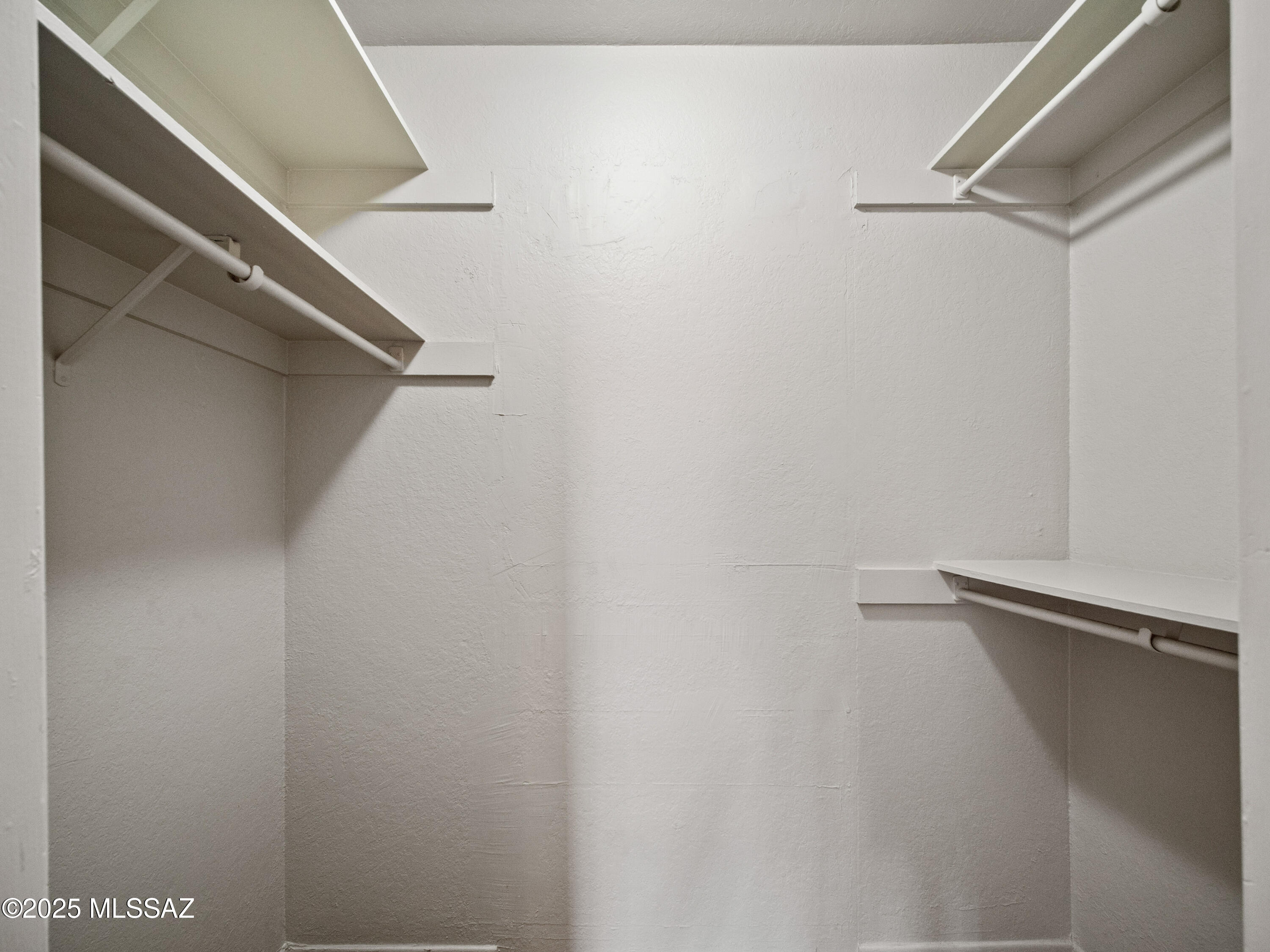 Valle Cereza (1-59) - Residential