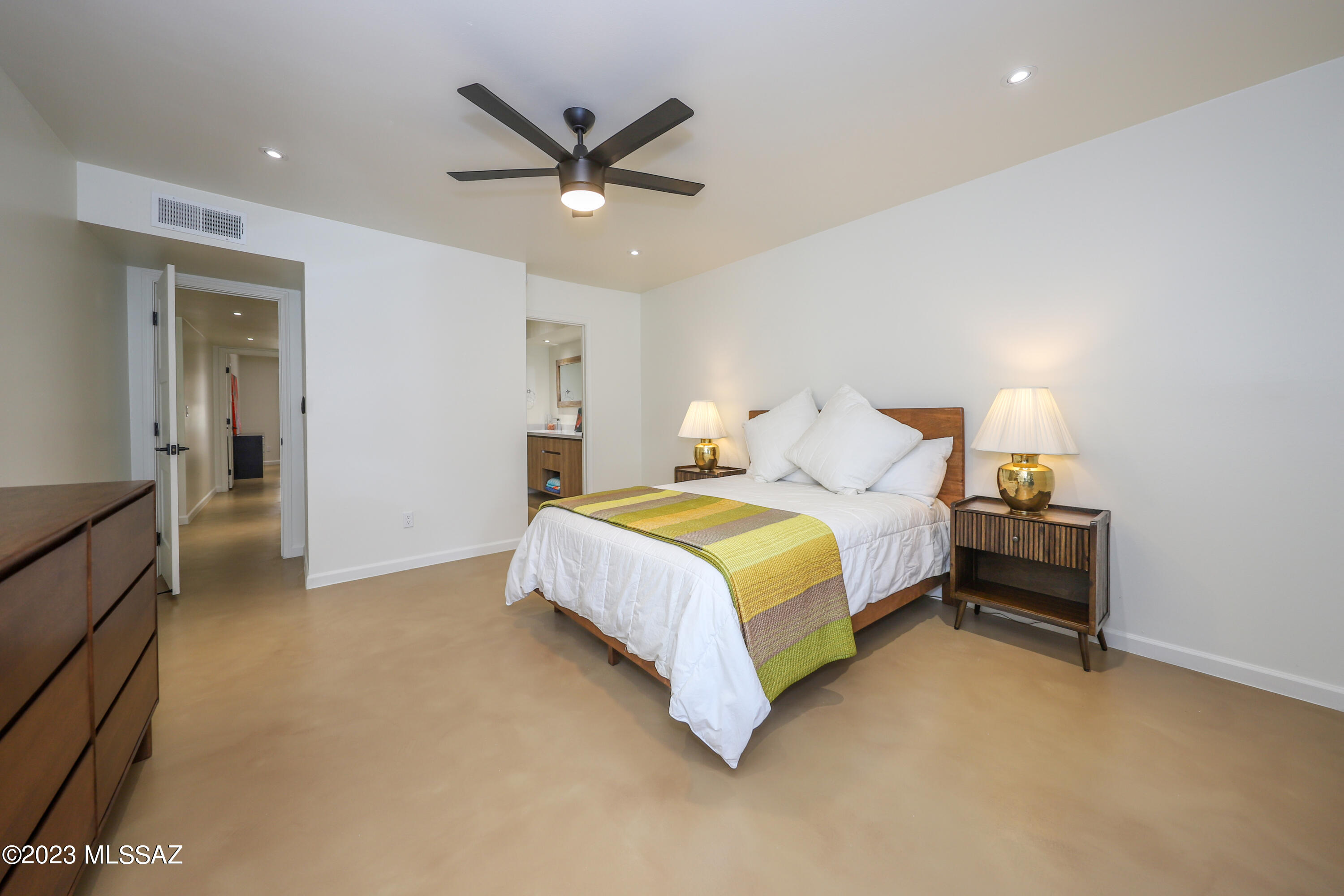 Casas Del Oro Norte Blk 4 - Residential Lease