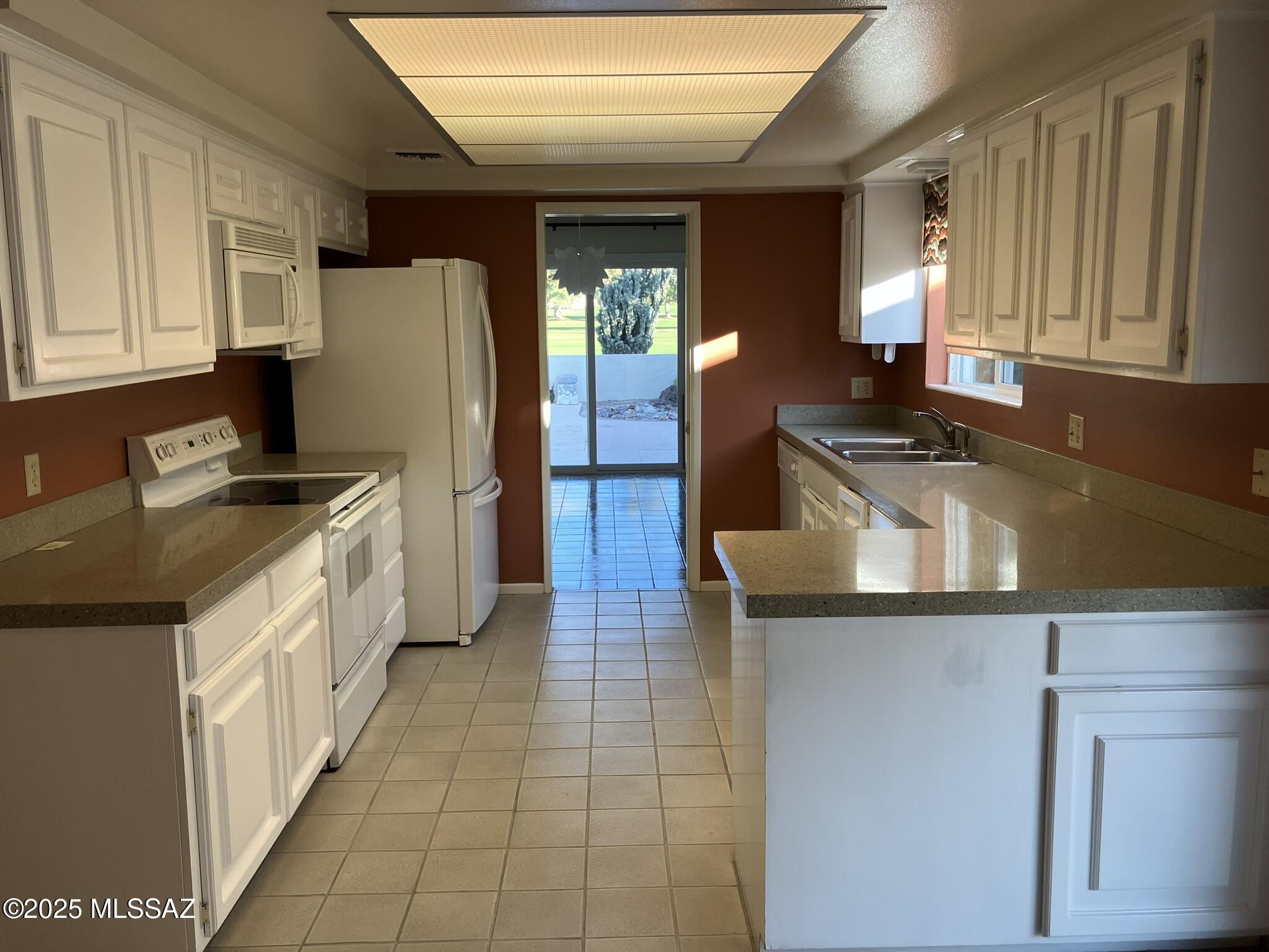 Casas Del Oro Norte (89-130) - Residential