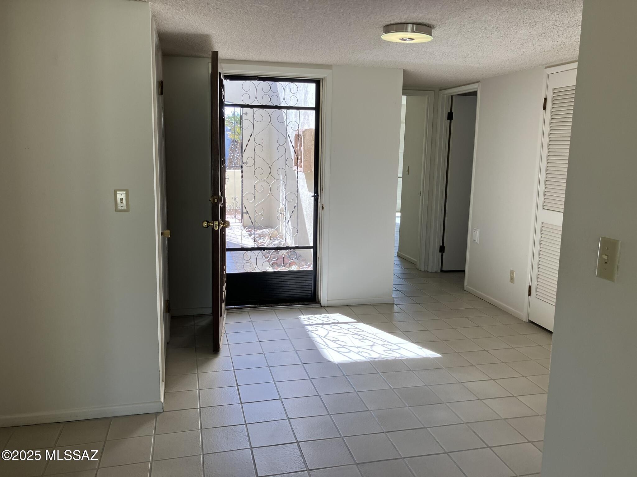 Casas Del Oro Norte (89-130) - Residential