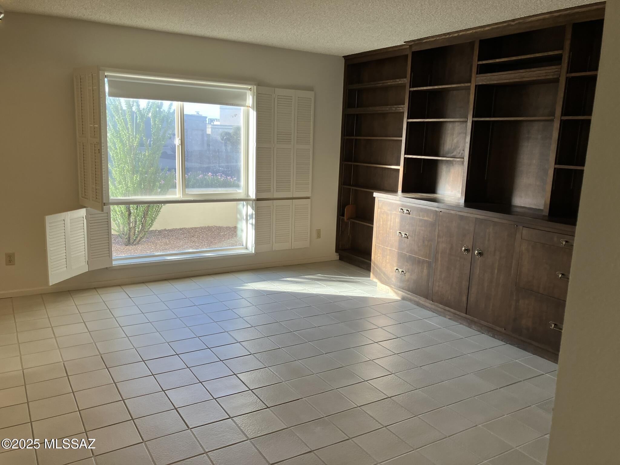 Casas Del Oro Norte (89-130) - Residential