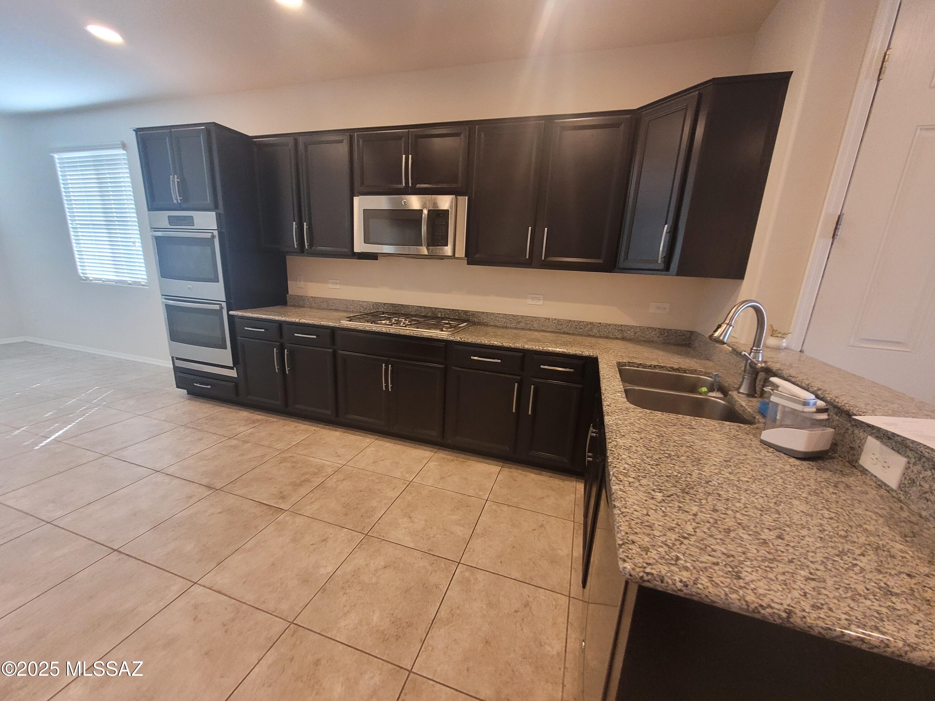 Interstate 10 and Kolb Road - Residential Lease