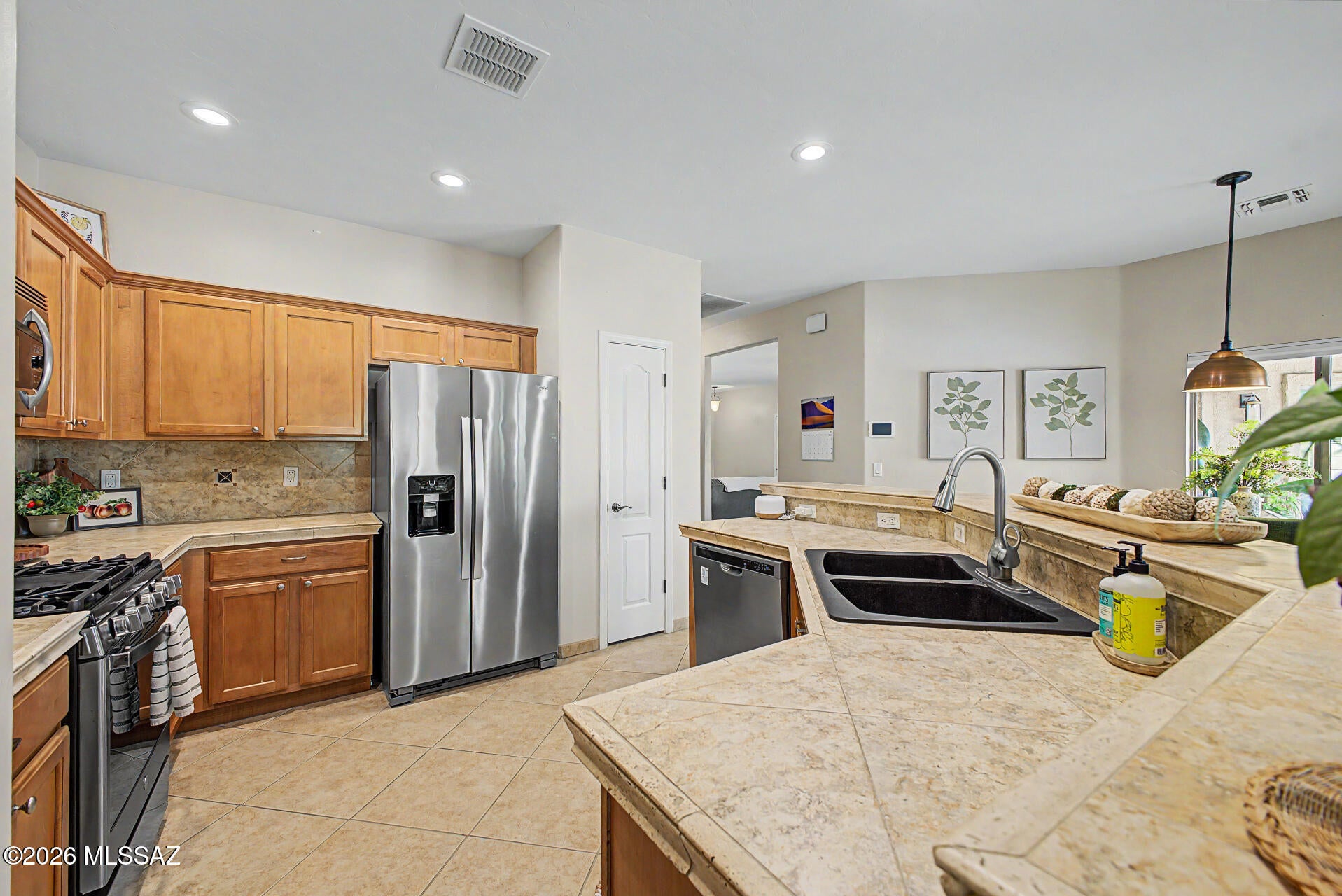 Black Horse (1-411) - Residential
