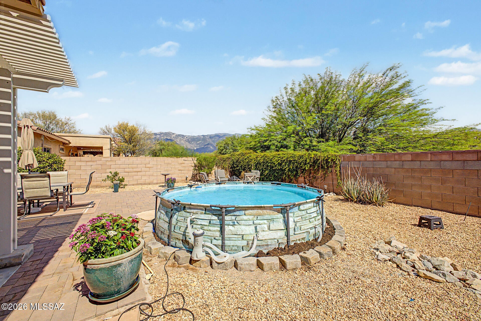 Black Horse (1-411) - Residential