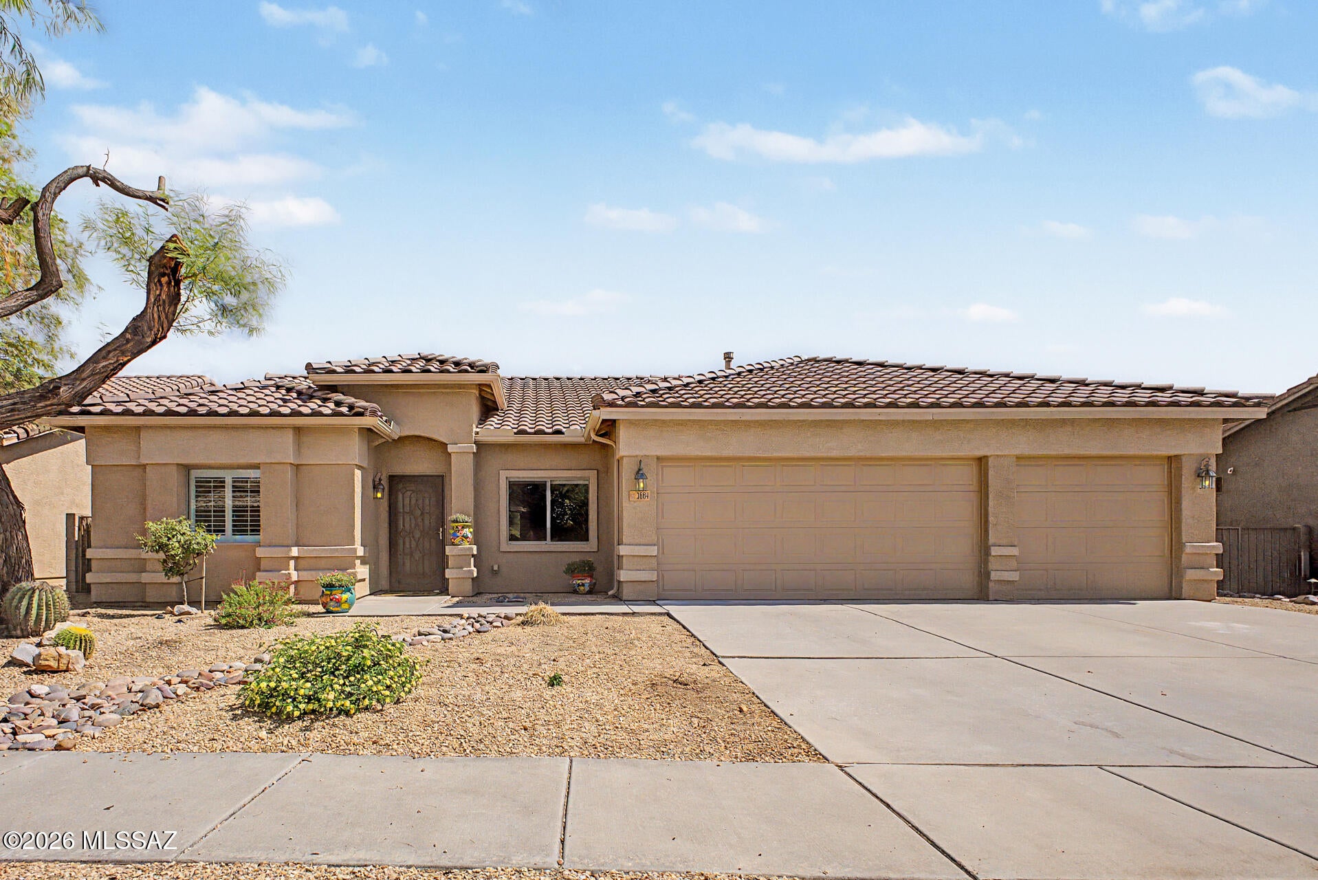 Black Horse (1-411) - Residential