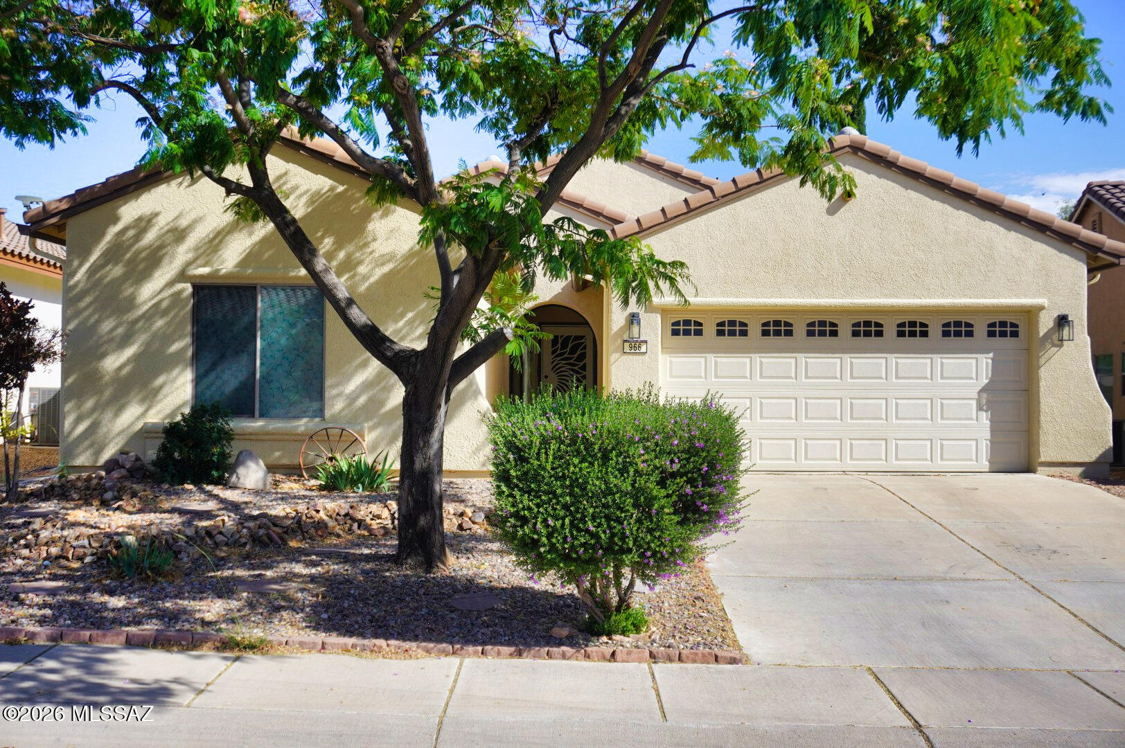 Great location. Light and Bright 3 BR/2BA home in Chaparral Village with no HOA. Quick walk to Chaparral Park. 
Clean and well kept subdivision. Short distance to the SV Hospital, Walmart and Fry's. Tall ceilings. Open concept great room/kitchen. Very nice, low maintenance back yard. Marble countertops. Gas Range. Split bedroom floor plan. Very Large Master bedroom walk in closet. No carpet. Hard surfaces throughout. Water filtration & softener system. Garage is extra deep. It was measured at 24.5' available space (garage is bigger than that) in length with an 80'' overhead door space avail. Tile Roof.  Large Shade Tree out front. Well maintained and move in ready with quick closing possible. Home also has a dedicated office which can be used as a 4th bedroom by adding a closet and door