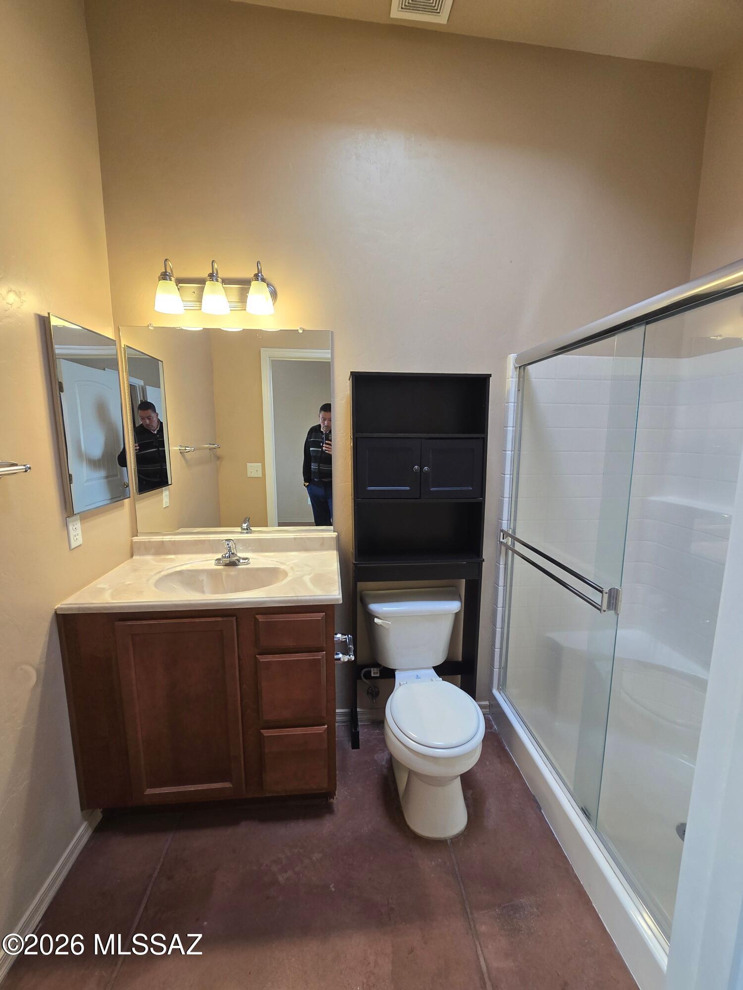2601 E. Prince Rd. (1-20) - Residential Lease