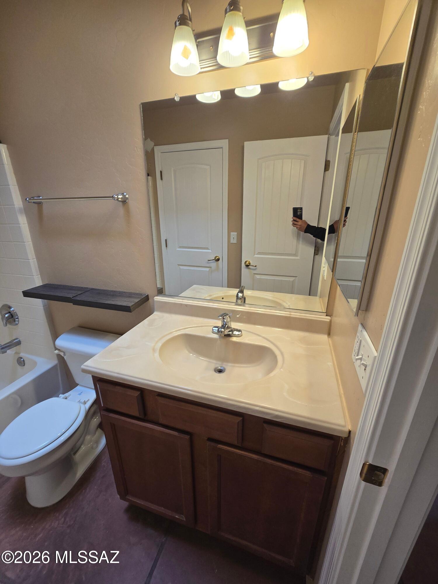 2601 E. Prince Rd. (1-20) - Residential Lease