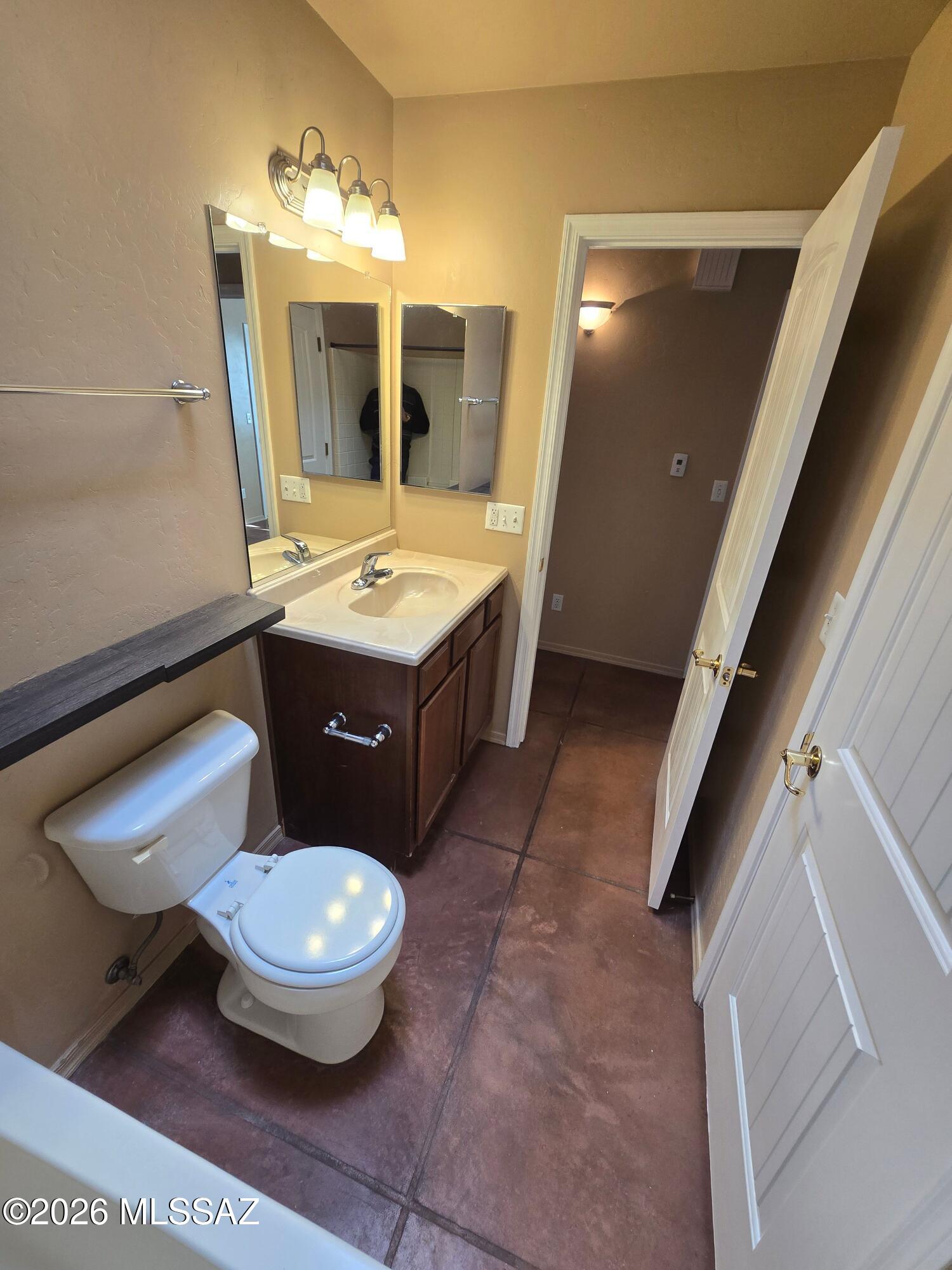 2601 E. Prince Rd. (1-20) - Residential Lease