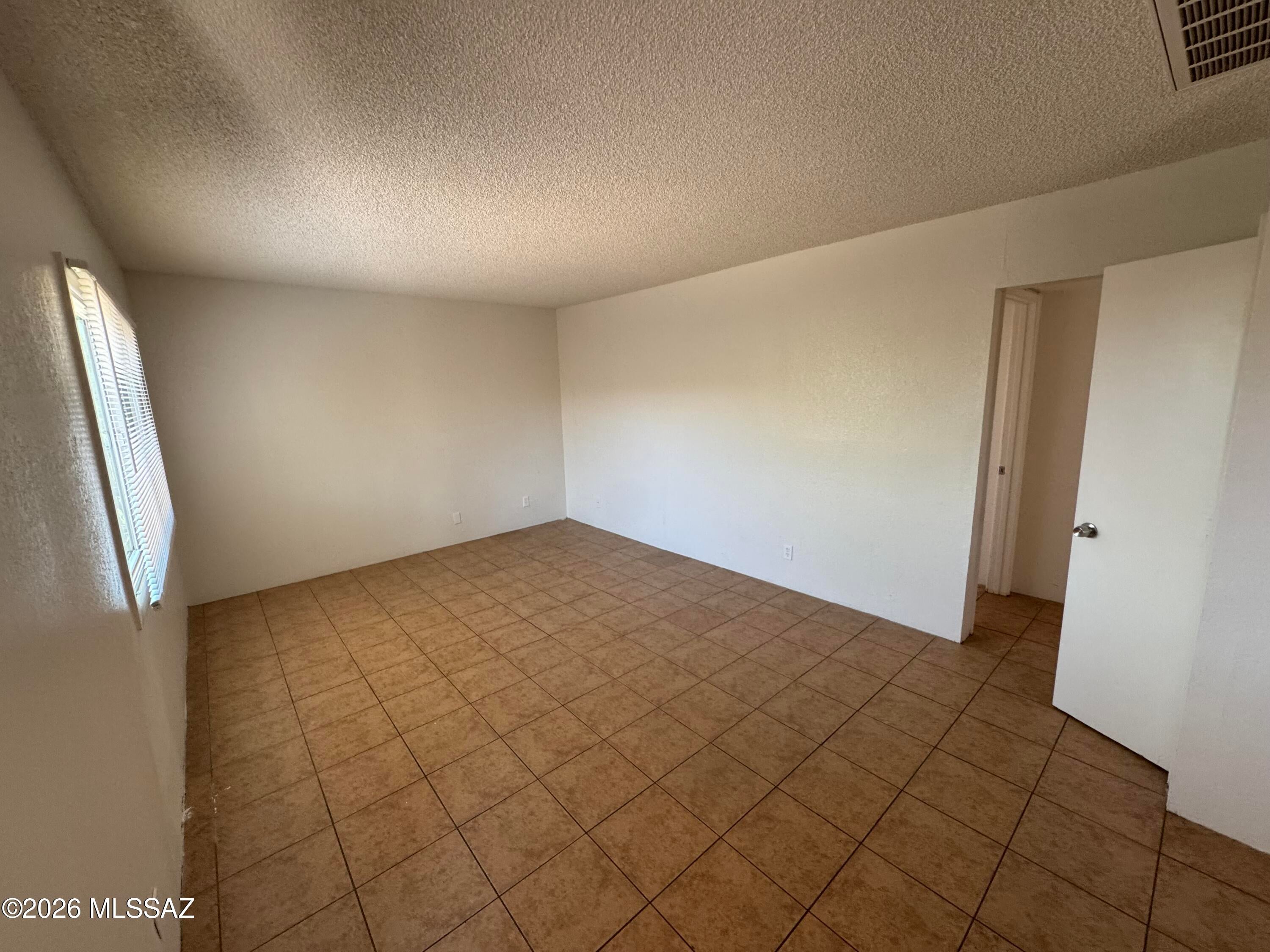 Unsubdivided - Residential Lease