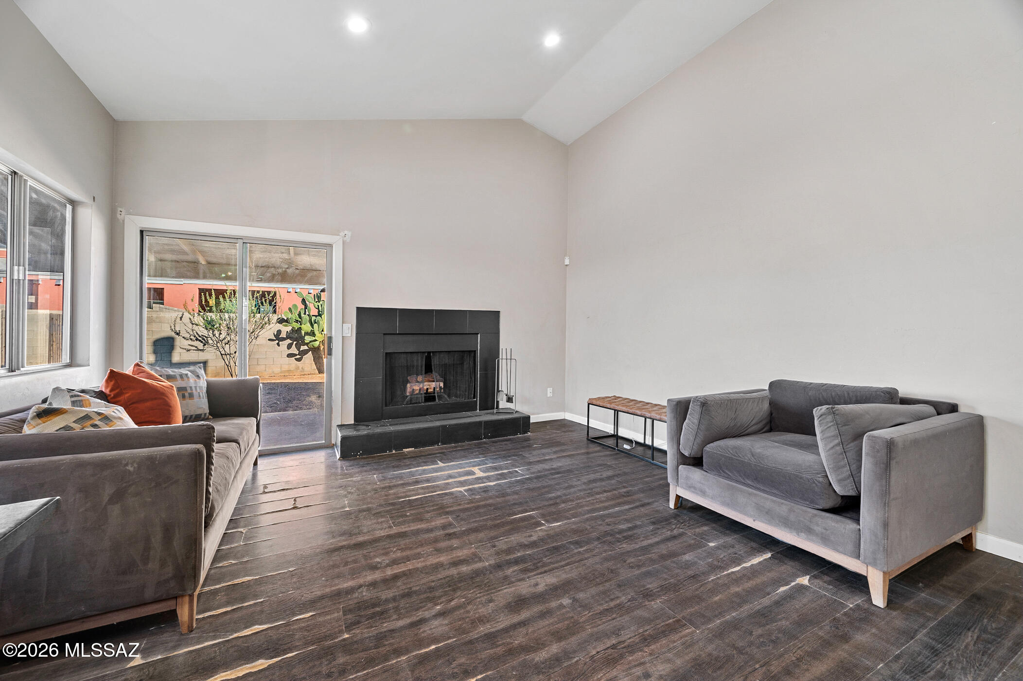 Los Olivos Est I (1-24) - Residential