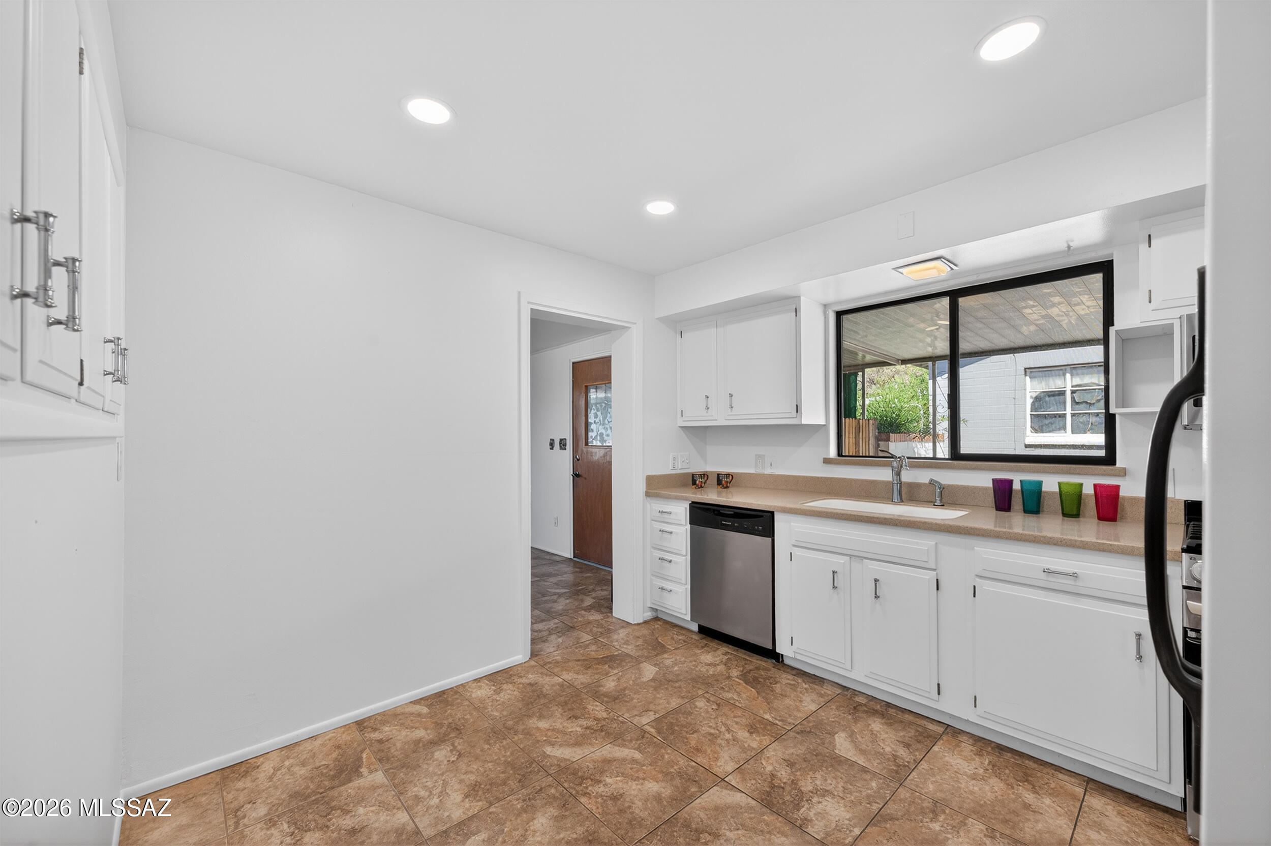 Country Club Manor - Residential
