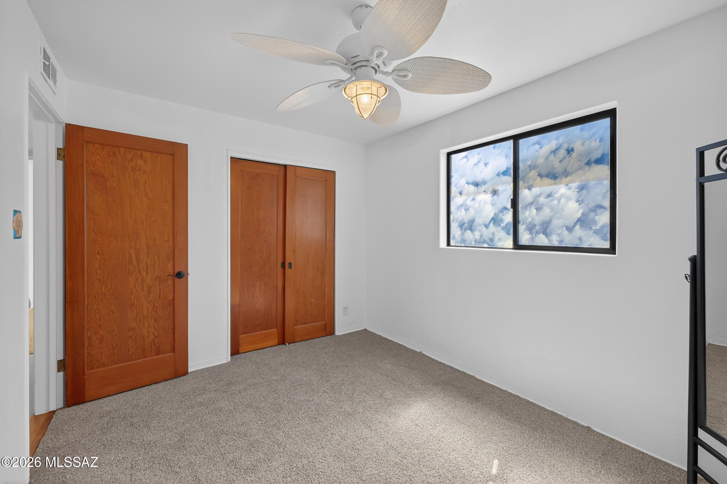Country Club Manor - Residential