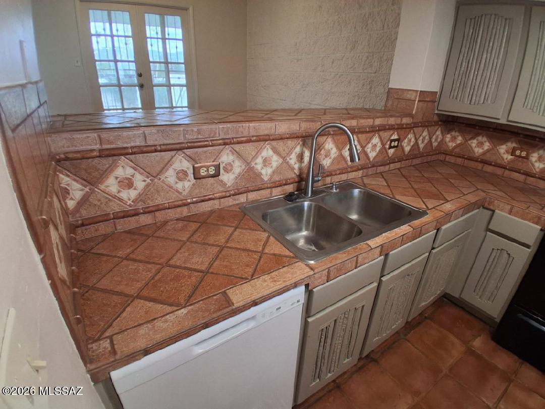 Le Mirador - Residential Lease