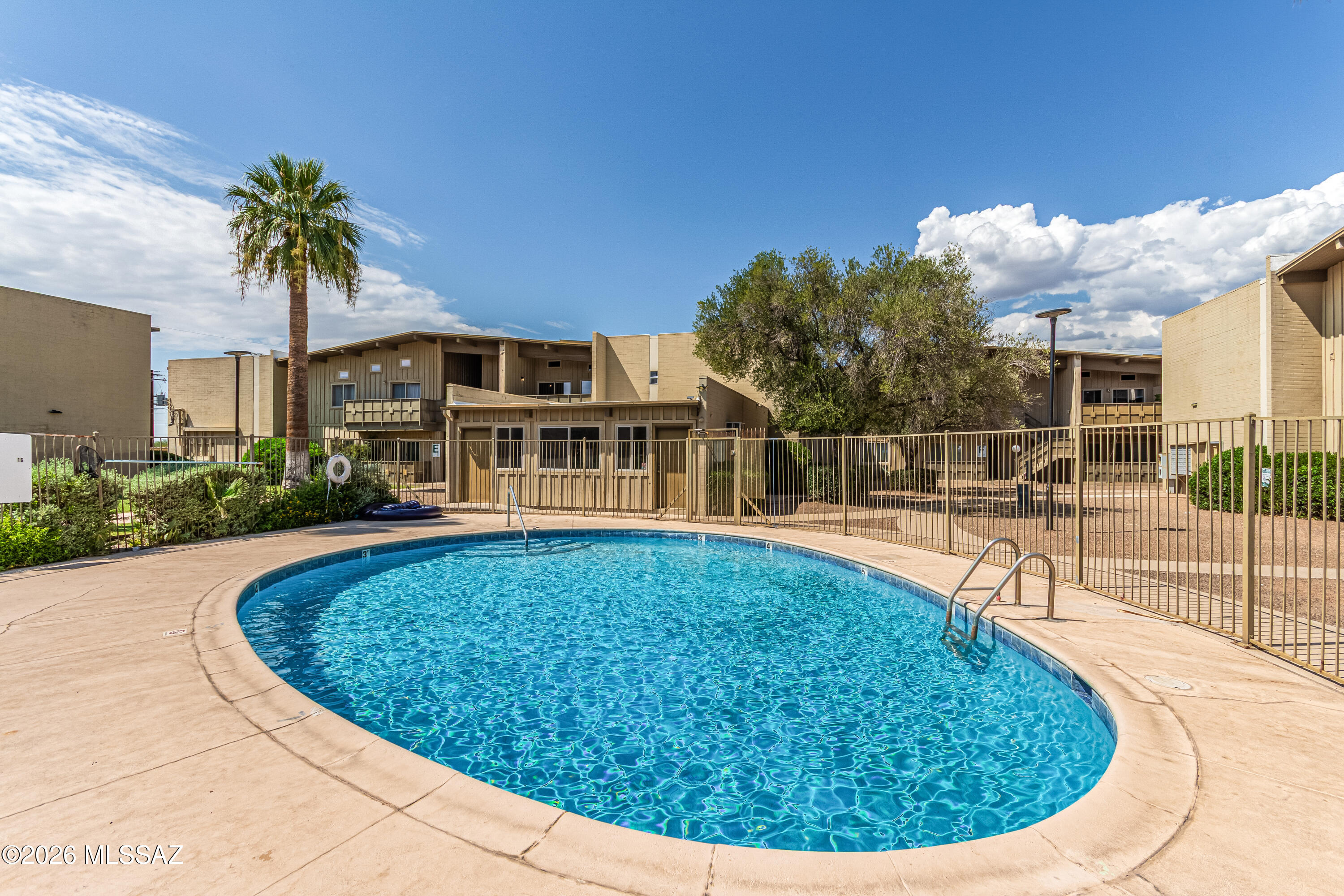 Royal Alvernon Condos. - Residential