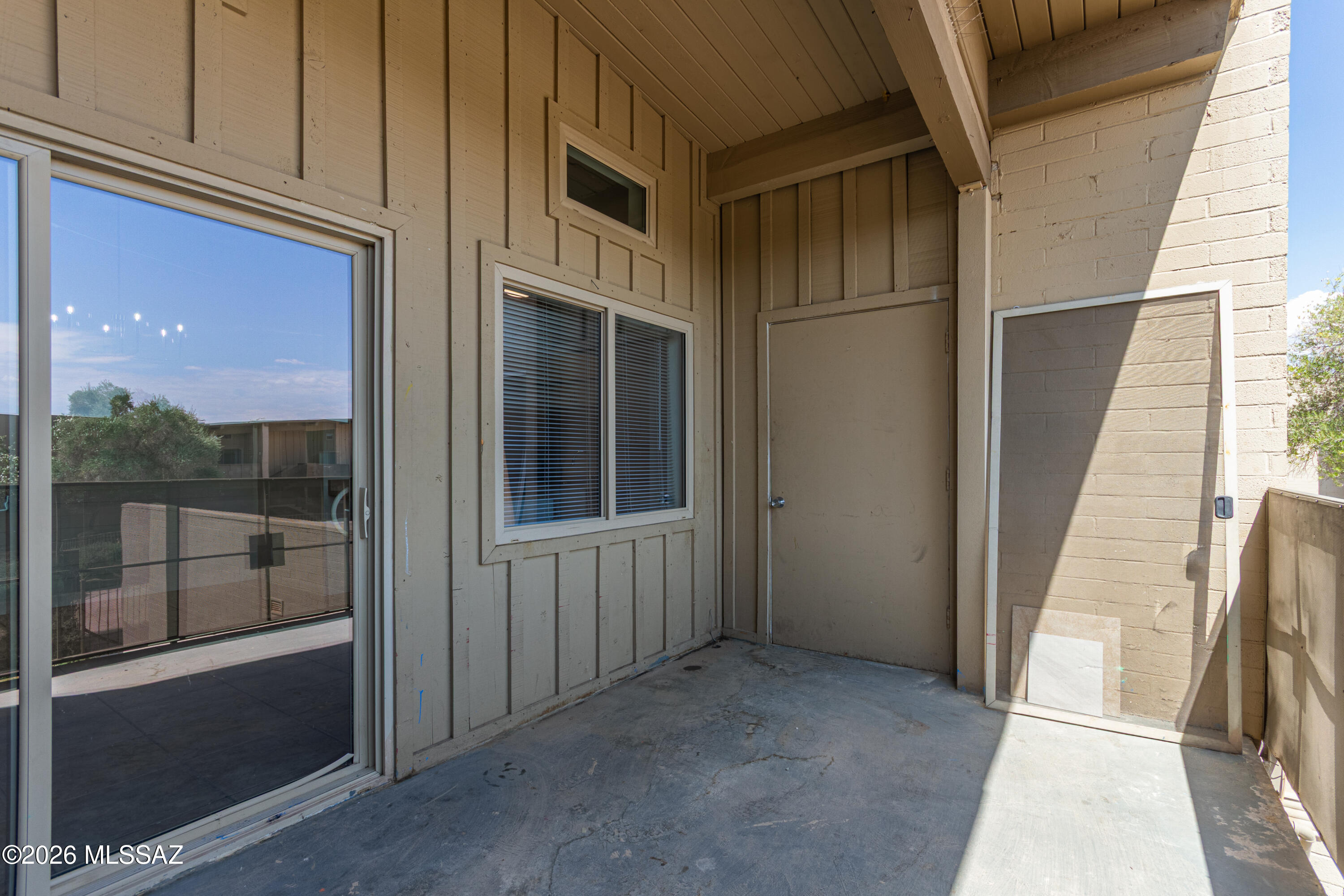 Royal Alvernon Condos. - Residential