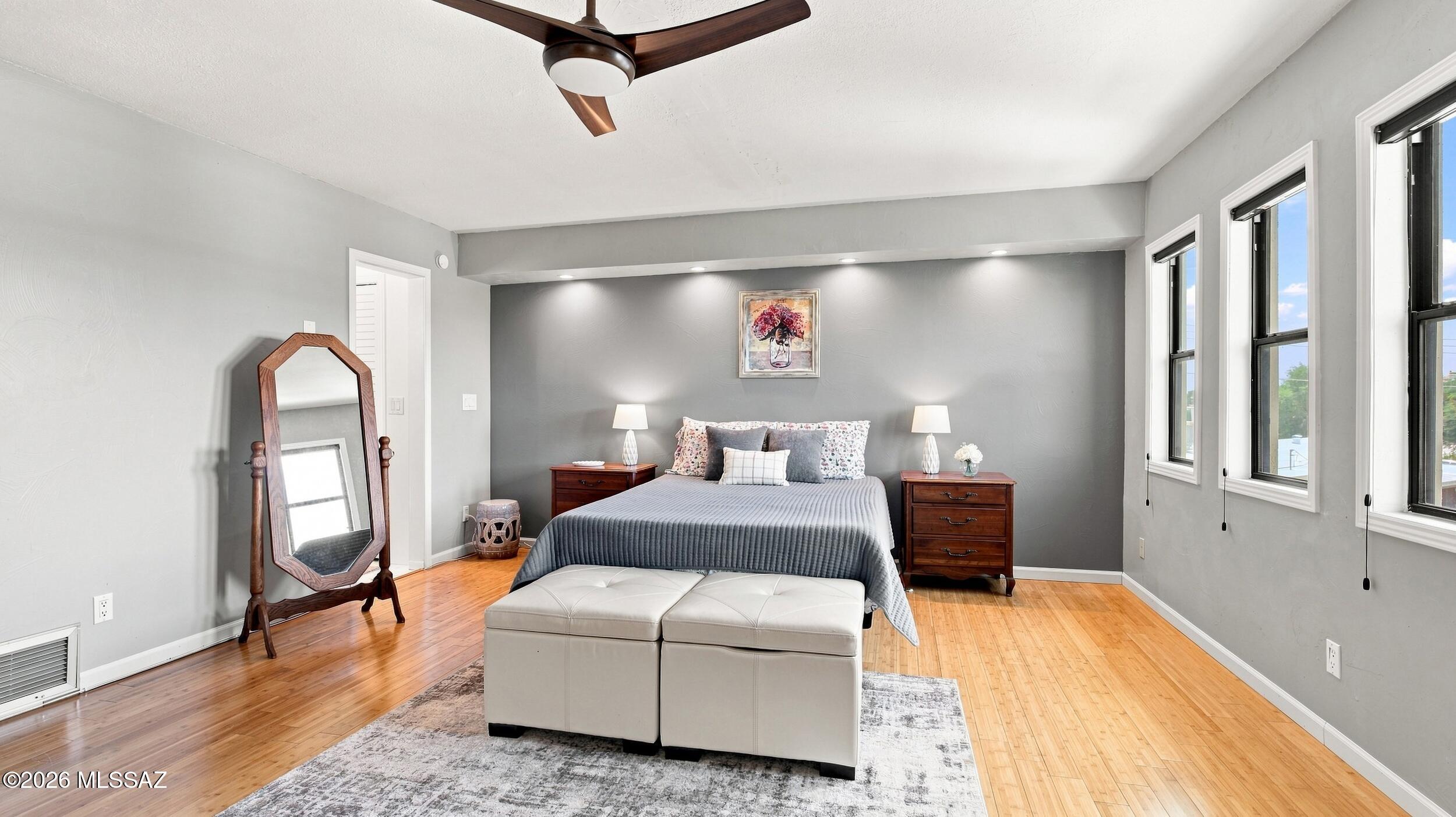 Rolling Hills Towne House - Residential