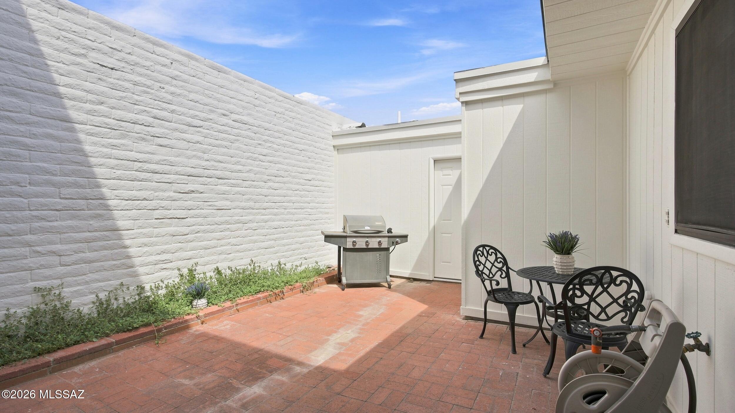 Rolling Hills Towne House - Residential