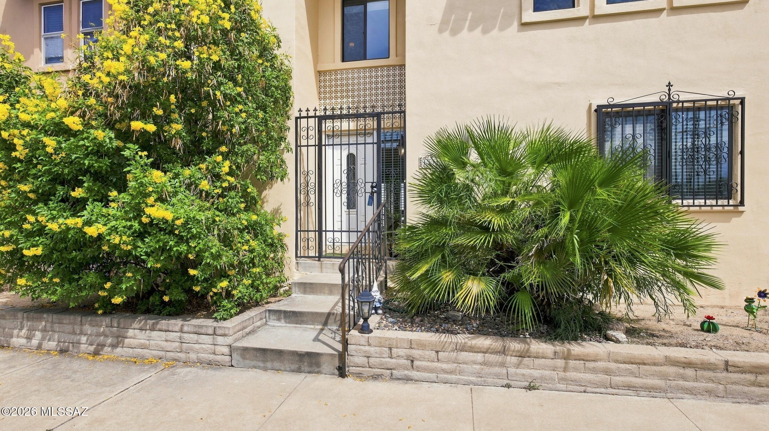 Rolling Hills Towne House - Residential