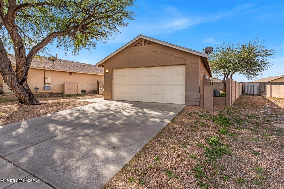 Elliott Homes At Rita Ranch (1-521) - Residential