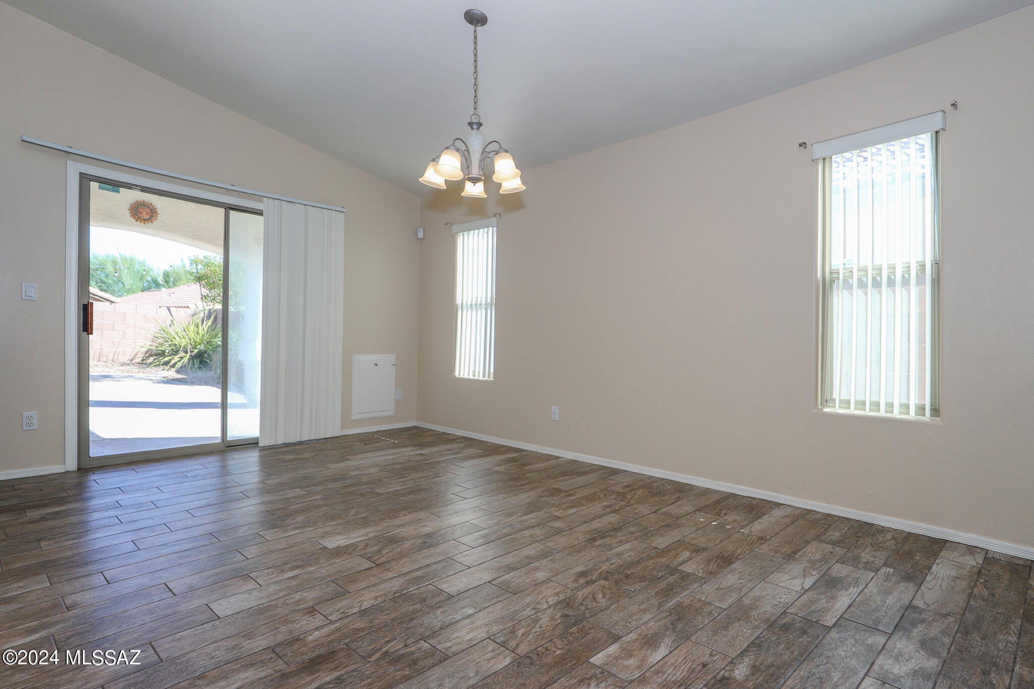 Mesquite Ranch (1-619) - Residential Lease