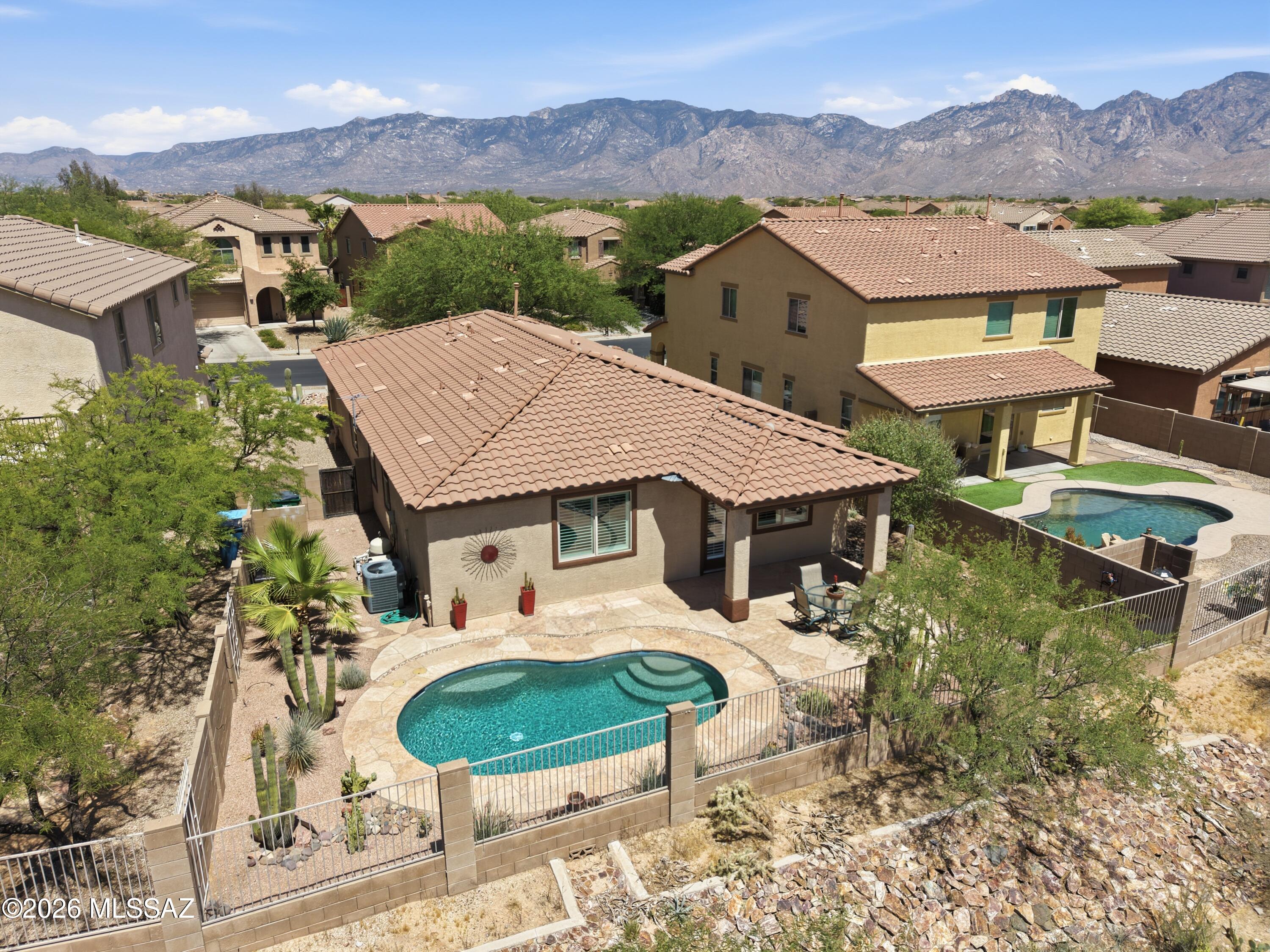 Rancho Vistoso NGHB 10 PCLS S,U & V - Residential