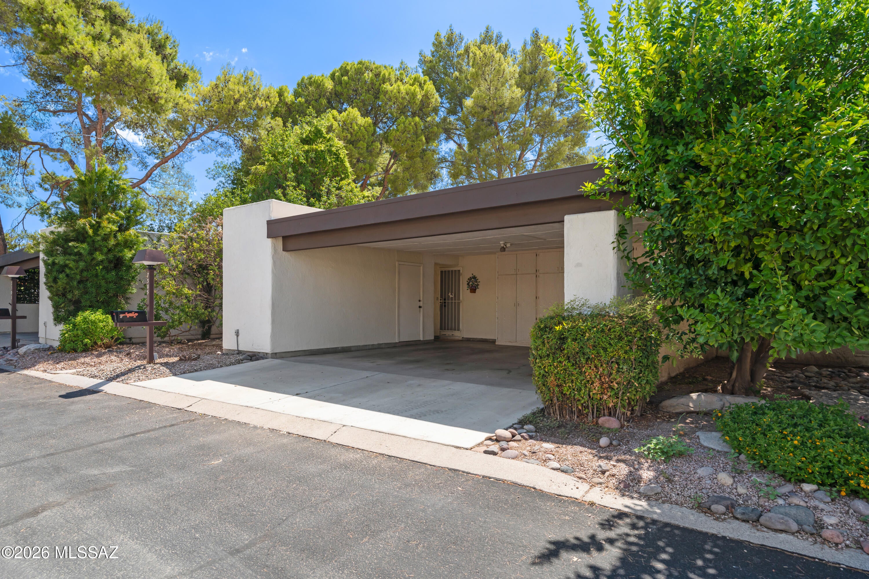 Villa Del Rio (1-148) - Residential