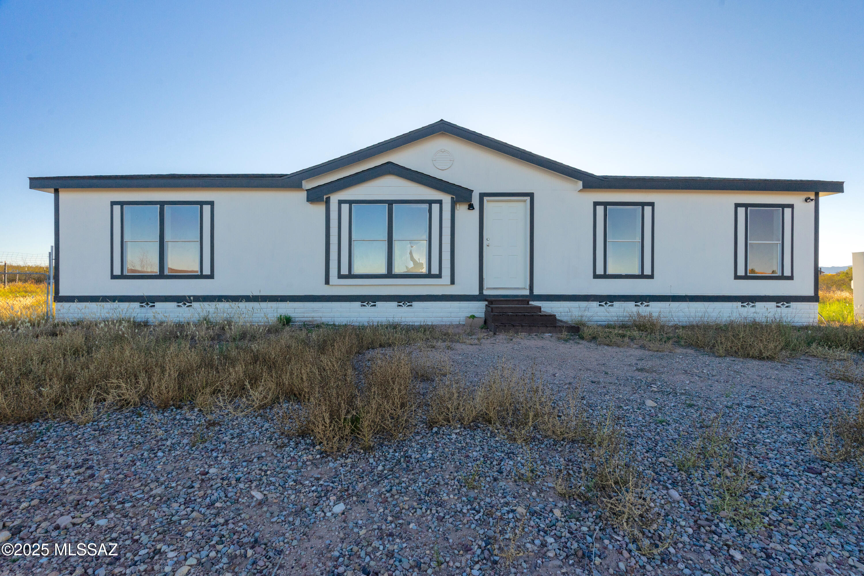 3BD 2BA 2072 BEAUTIFULLY REMODELED HOME ON 4.56AC. Perfectly situated to capture the magic of the BABOCOMARI RIVER & 360* MOUNTAIN VIEWS. WRAP around porch to relax and enjoy natures BEAUTY! Serene and Private Location! Featuring New kitchen cabinets and stainless steel appliances. New flooring throughout. Freshly painted inside and out. New plumbing and lighting fixtures. New doors & windows. Large primary suite complete with luxury style bath includes dual sinks and garden/soaking tub. Bring you HORSES COWS CHICKENS, perfect location for your dream HOMESTEAD. Plenty of space for you garden, RV, trailers and recreational toys! MUST SEE HOME!