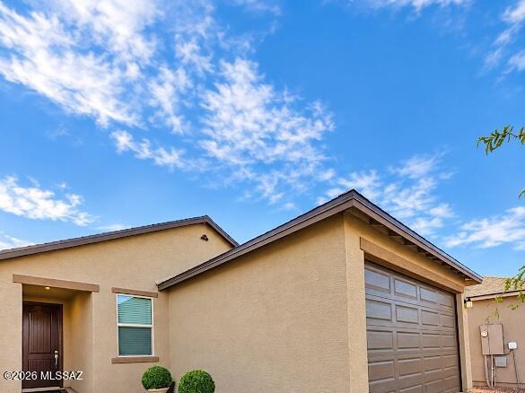 Welcome to this beautiful, move-in-ready home located in a clean, newer neighborhood! Featuring 3 bedrooms and 2 bathrooms, and a den that can be used as a 4th bedroom or office. This well-maintained residence offers modern comfort and stylish finishes throughout. The open-concept kitchen showcases rich cabinetry, stainless steel appliances, and a spacious breakfast bar perfect for entertaining or casual dining. Step outside to a low-maintenance backyard with attractive paver accents and plenty of space to relax, play, or host gatherings. Conveniently located just a short drive from the airport, schools, shopping centers, and parks, this home combines comfort, convenience, and value. Whether you're a first-time buyer, looking for the perfect family home, this property is a must-see!