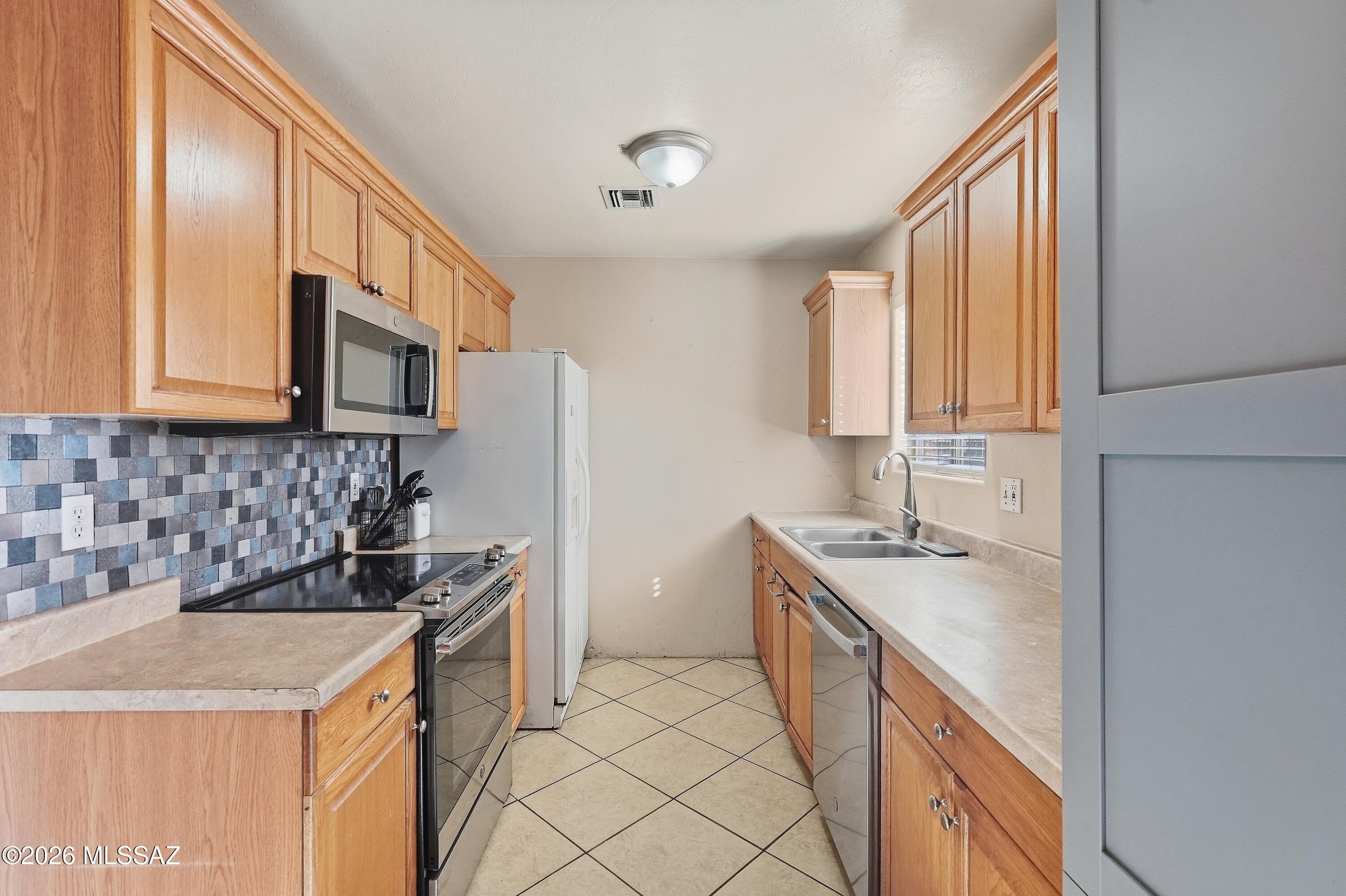 Esperanza Place (1-27) - Residential