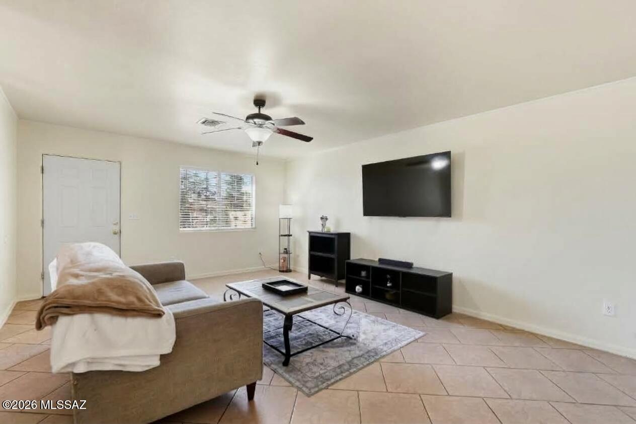 Esperanza Place (1-27) - Residential