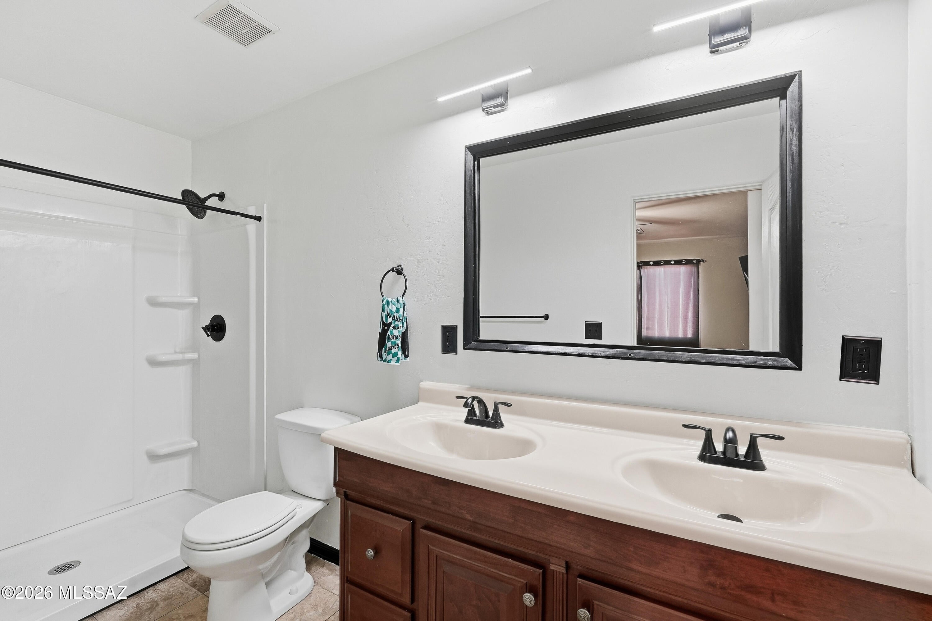 Esperanza Place (1-27) - Residential