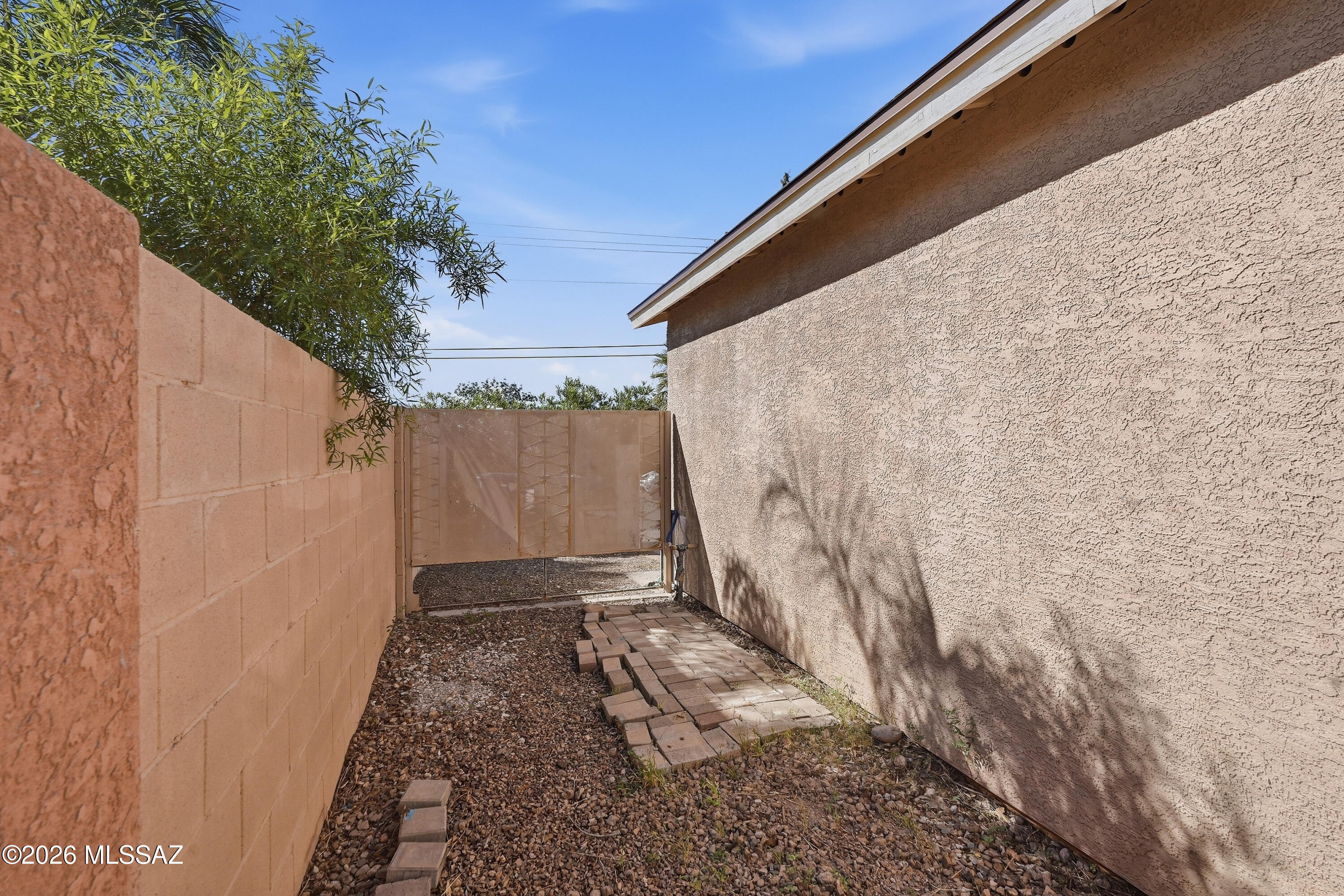 Esperanza Place (1-27) - Residential