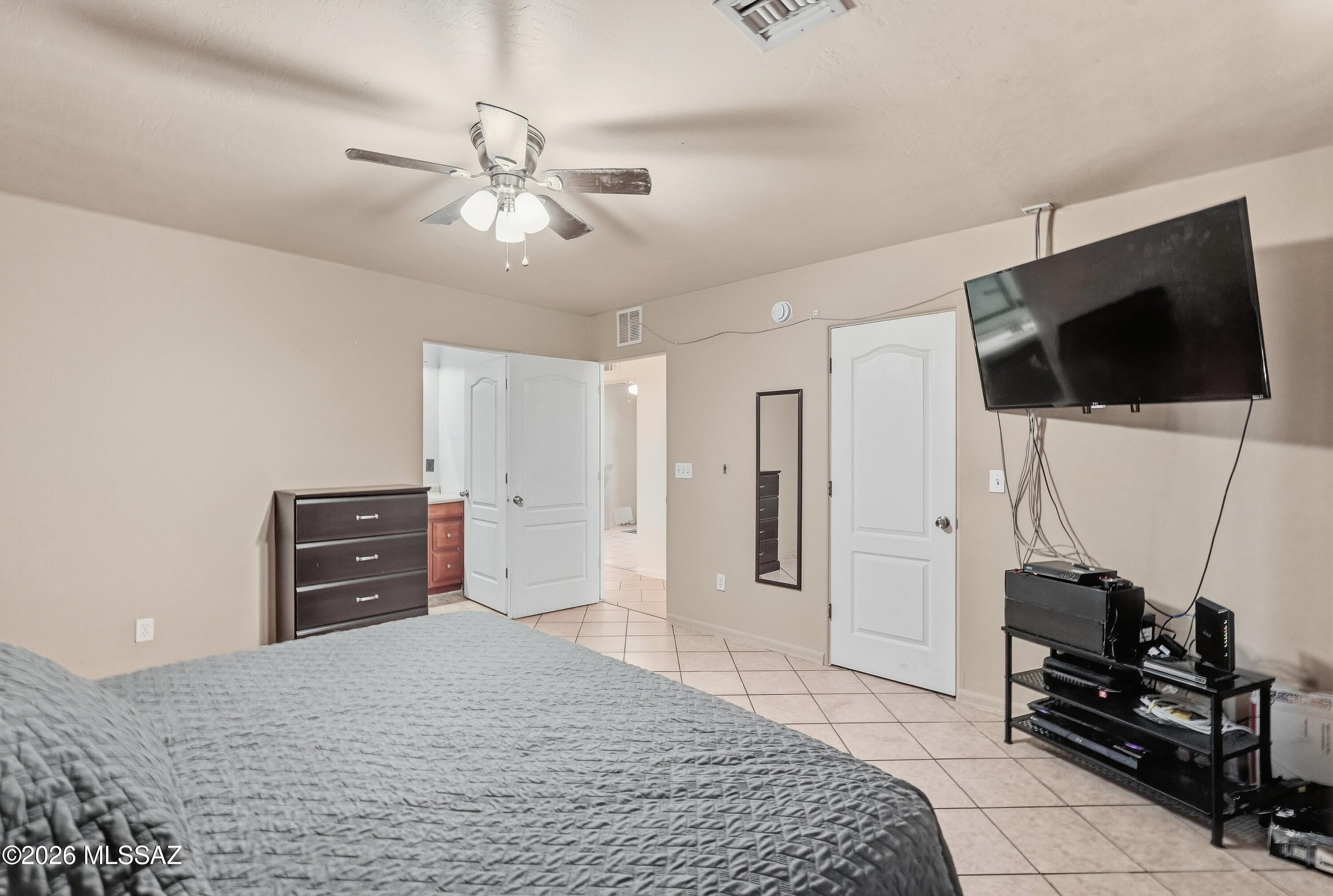 Esperanza Place (1-27) - Residential