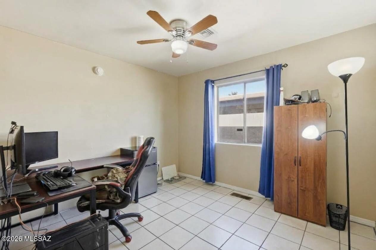 Esperanza Place (1-27) - Residential