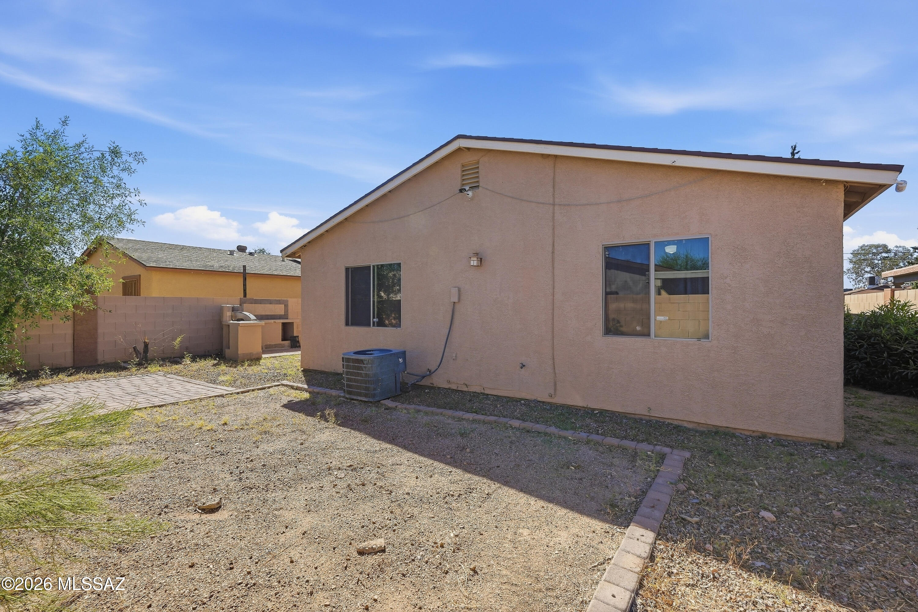 Esperanza Place (1-27) - Residential