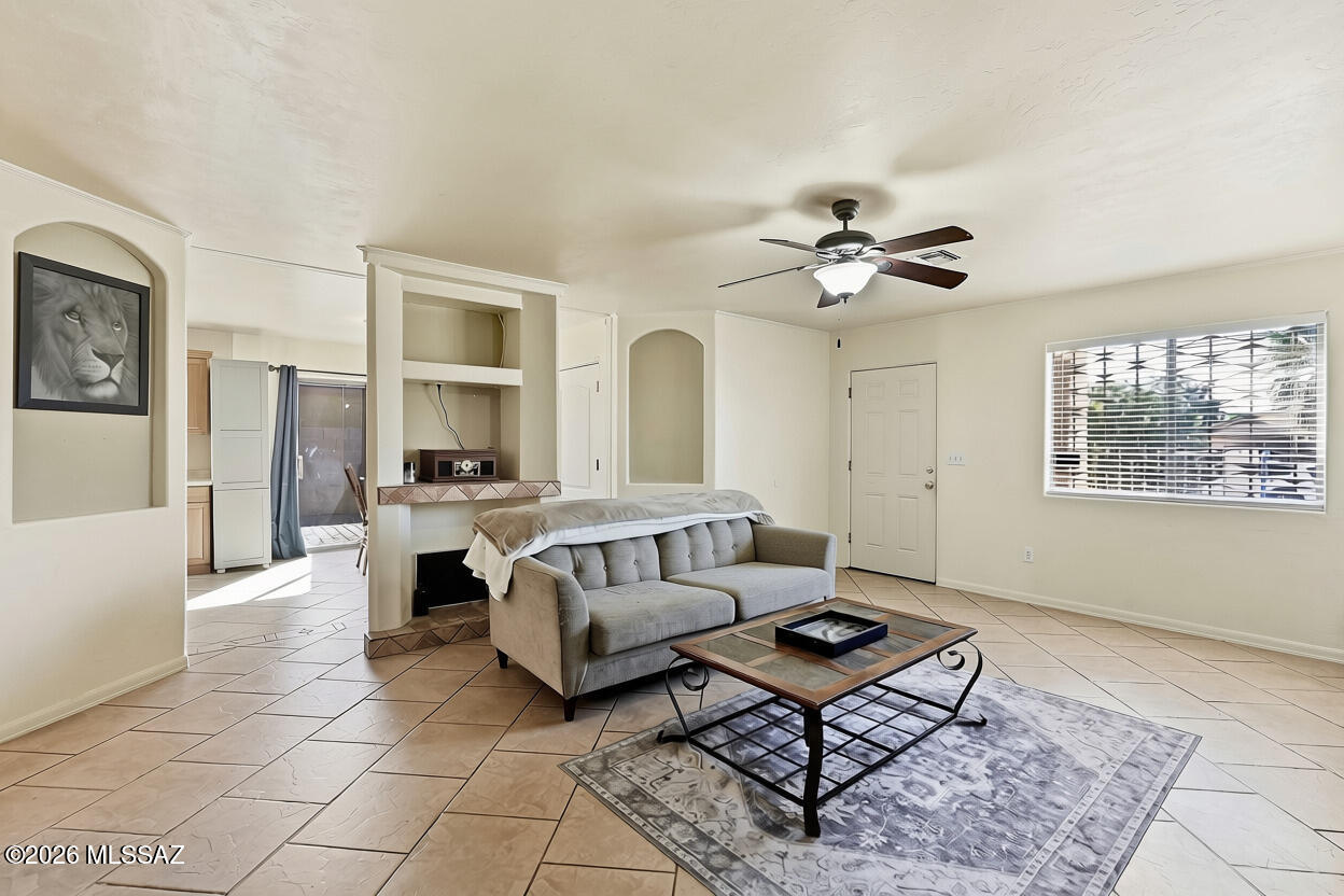 Esperanza Place (1-27) - Residential