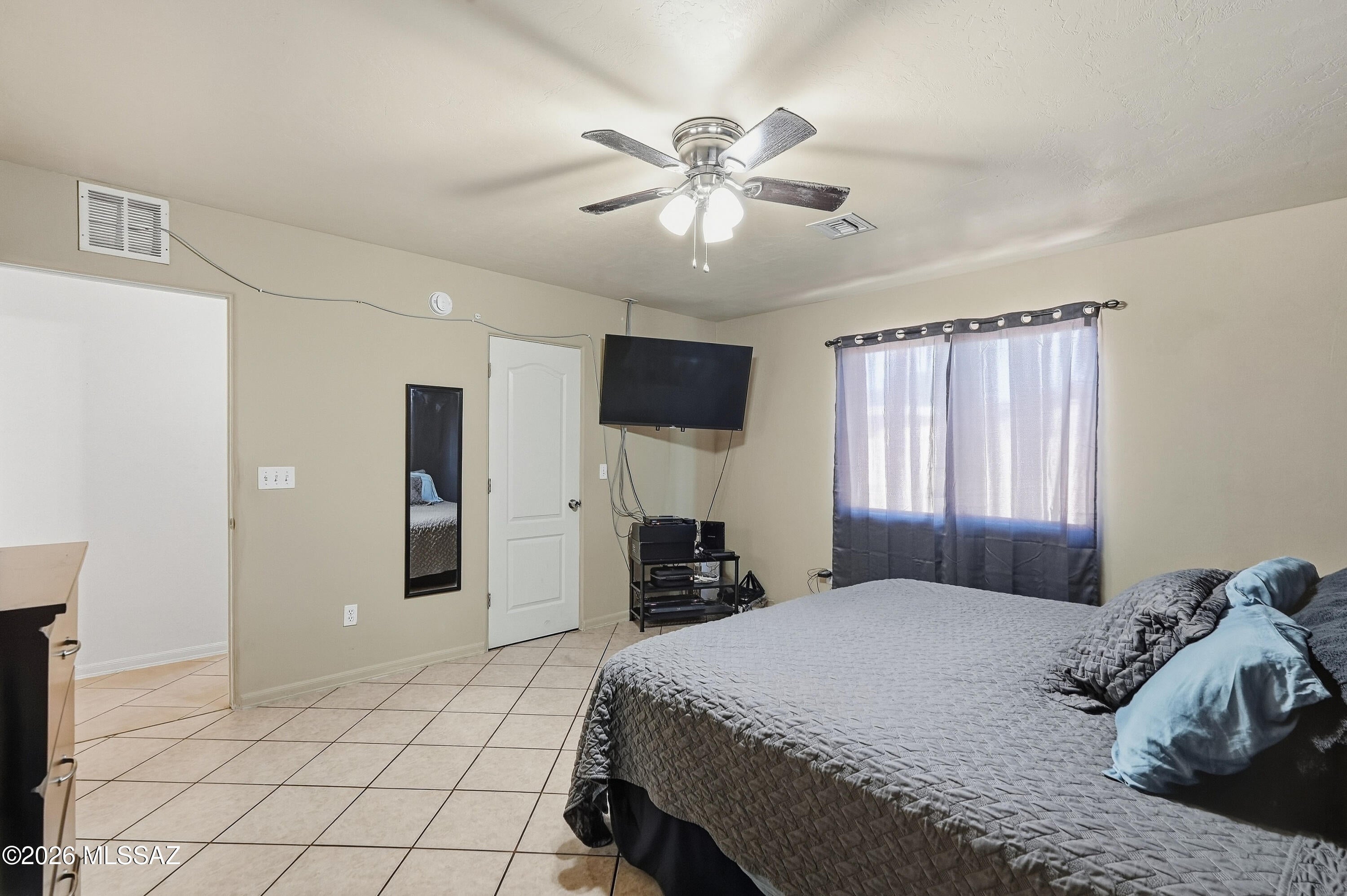 Esperanza Place (1-27) - Residential