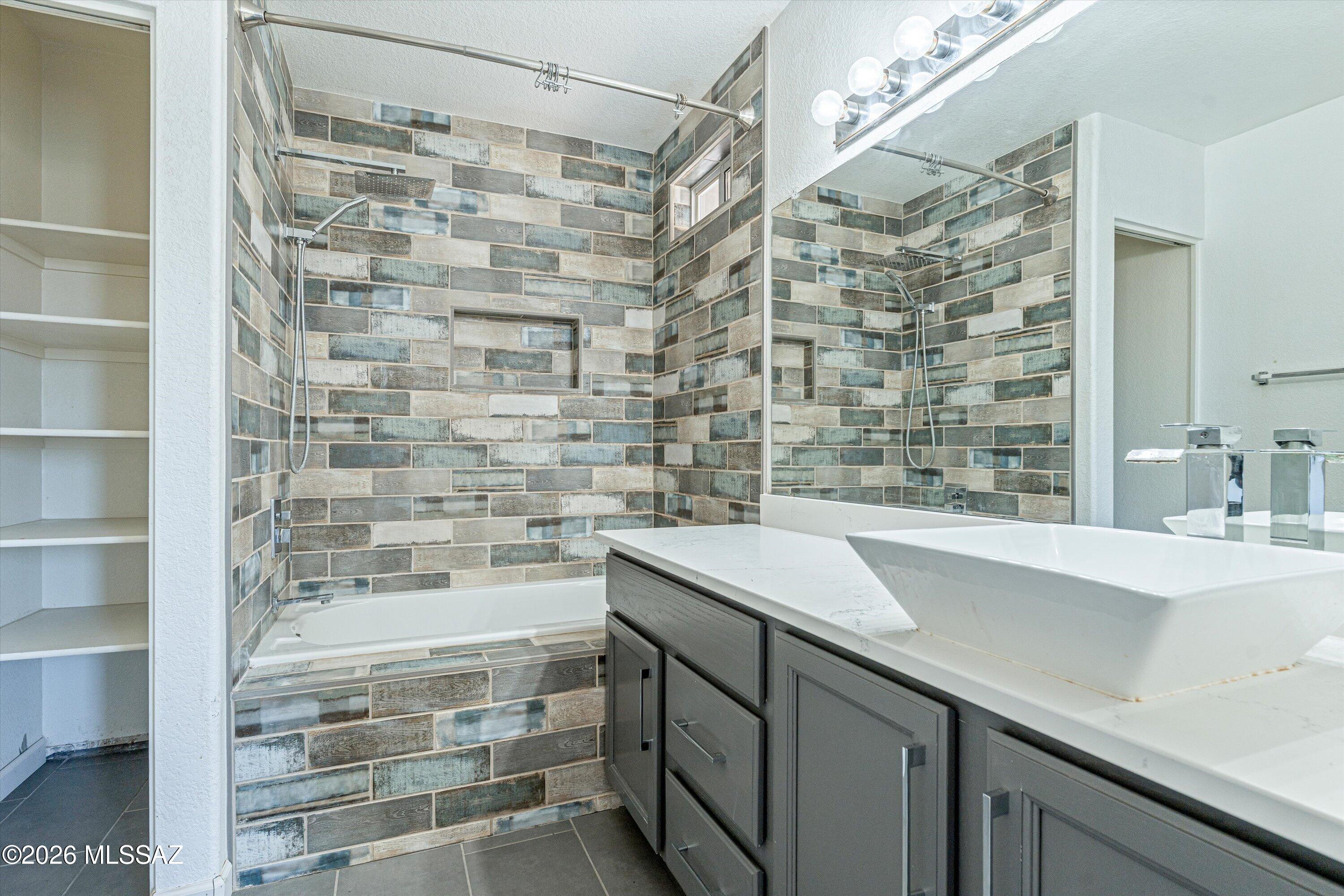 Fairway Groves (215-287) - Residential