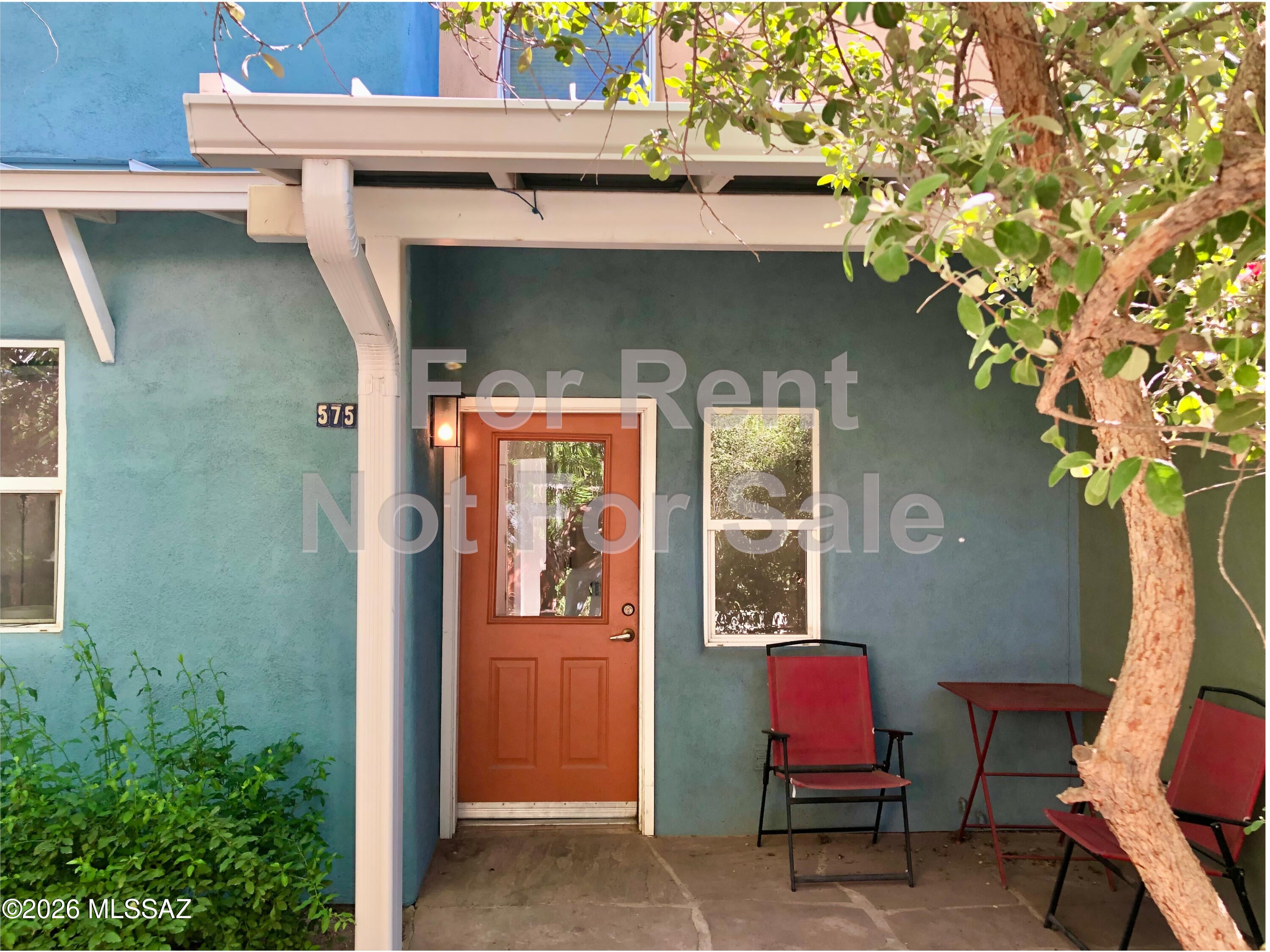 Two story 3 Bedroom, 3 Bath, plus a Den/Office/Extra room downstairs.. Bathrooms were just remodeled. Community garden w/ chickens. Swimming pool & jacuzzi. Exercise room, art studio, kitchen, kid's room, guest room & more.