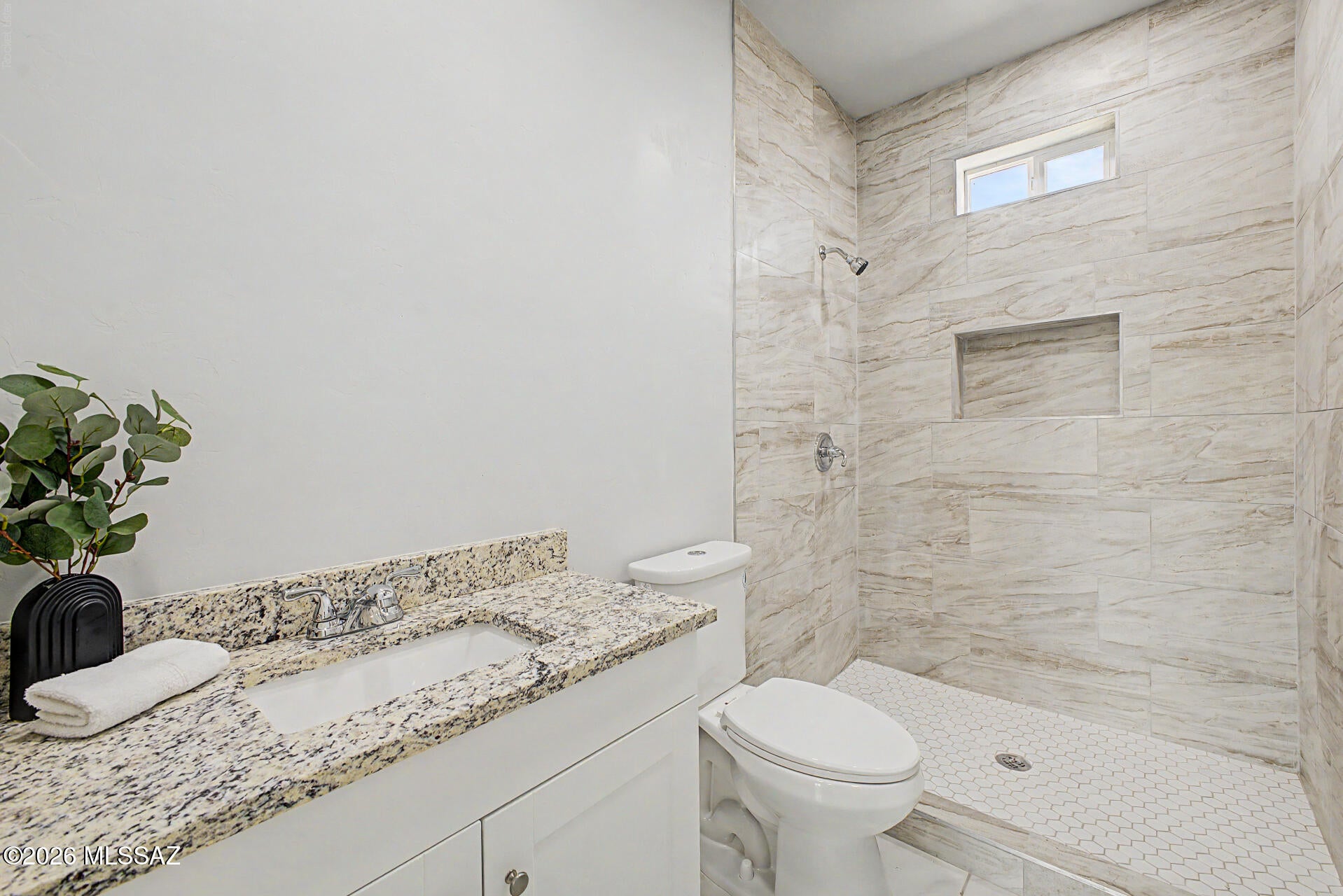 New Tucson Unit NO. 4 (1-203) - Residential