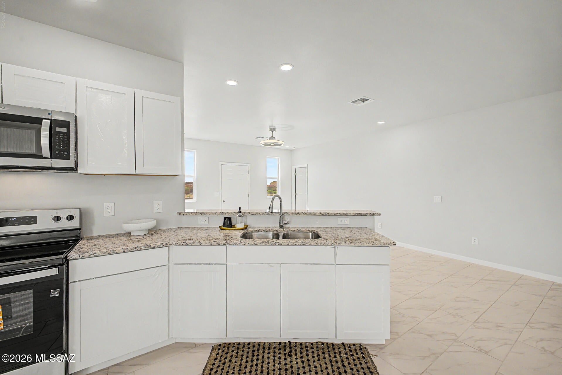 New Tucson Unit NO. 4 (1-203) - Residential