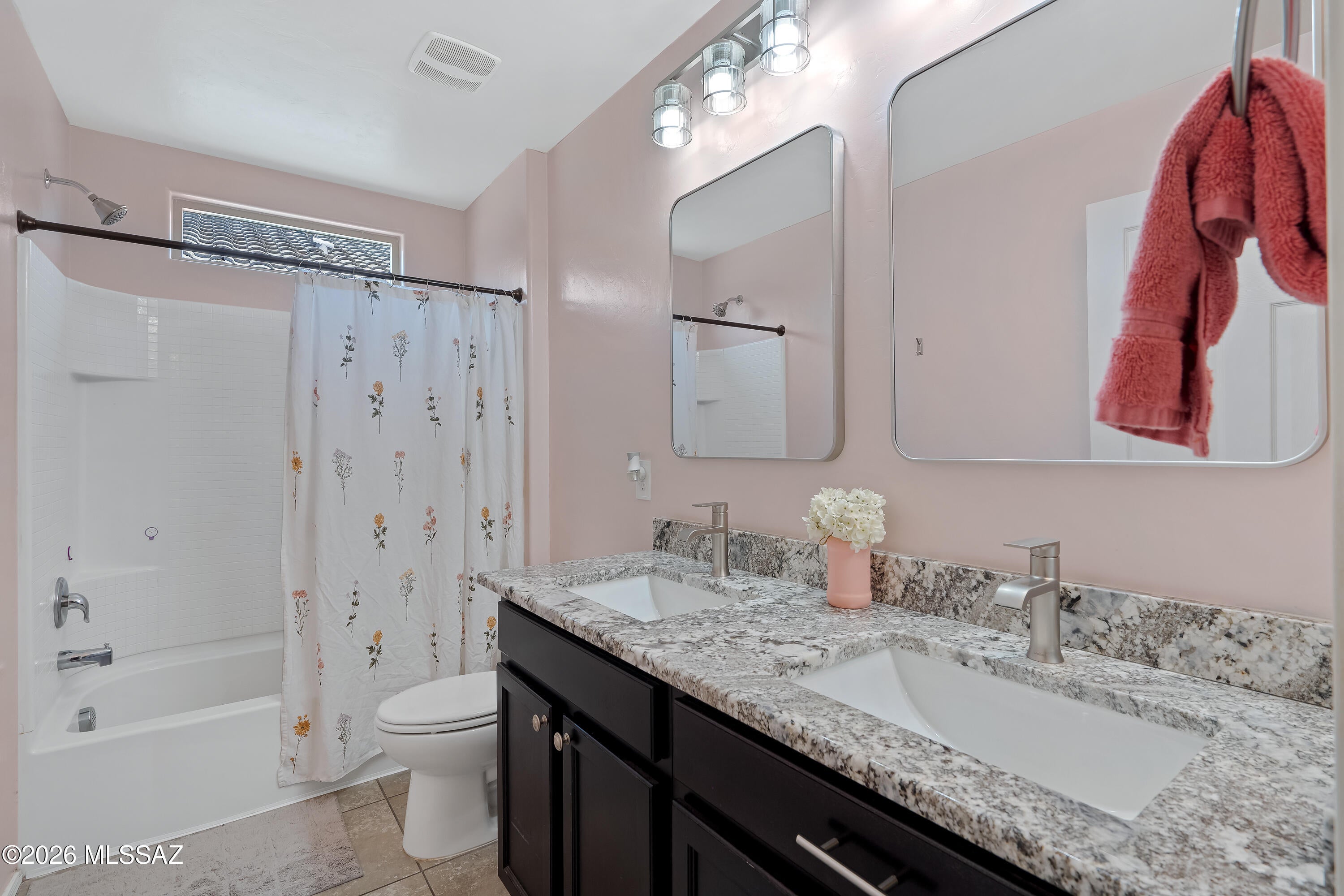 Vista Del Lago Norte SQ20140780198 - Residential