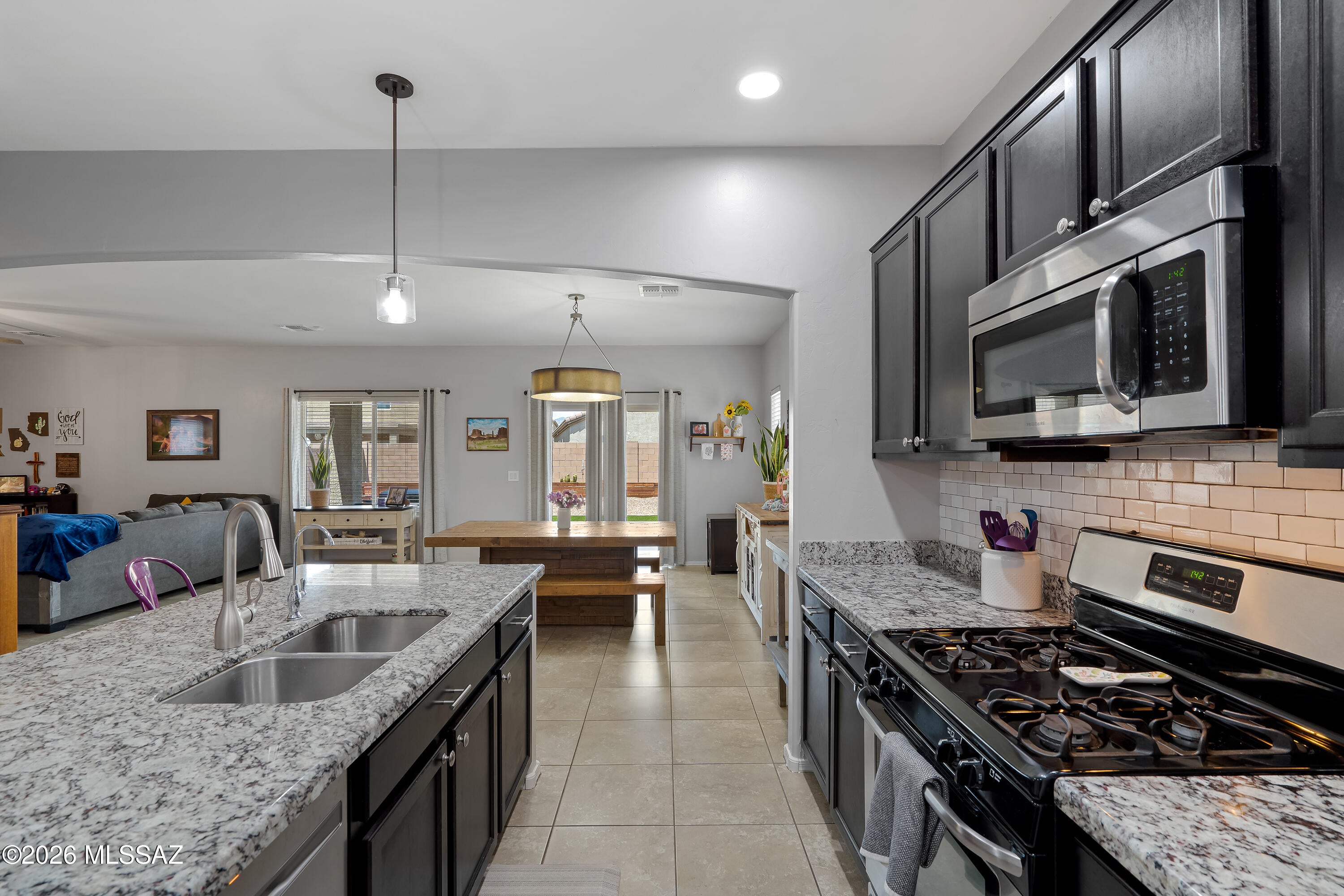 Vista Del Lago Norte SQ20140780198 - Residential