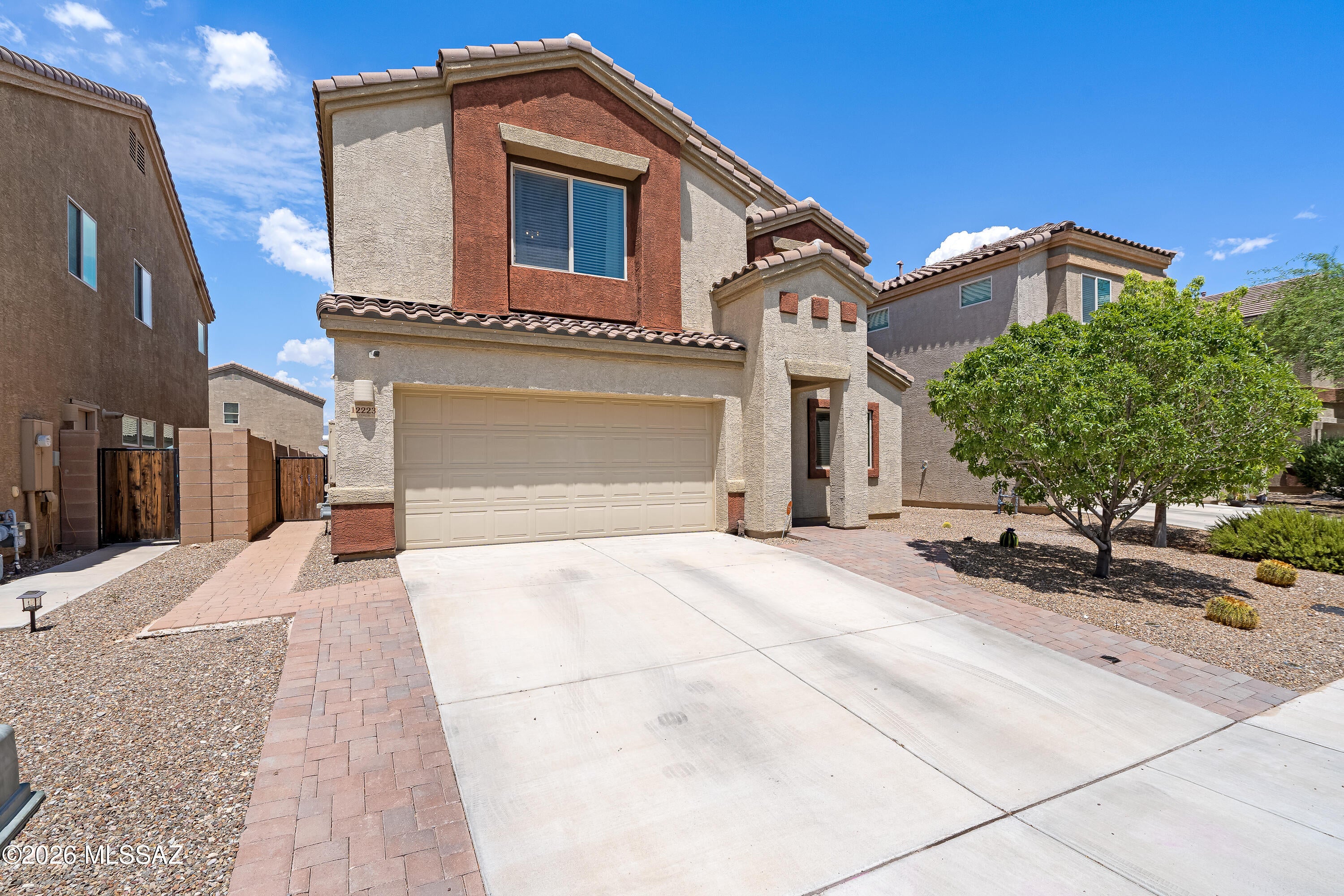 Vista Del Lago Norte SQ20140780198 - Residential