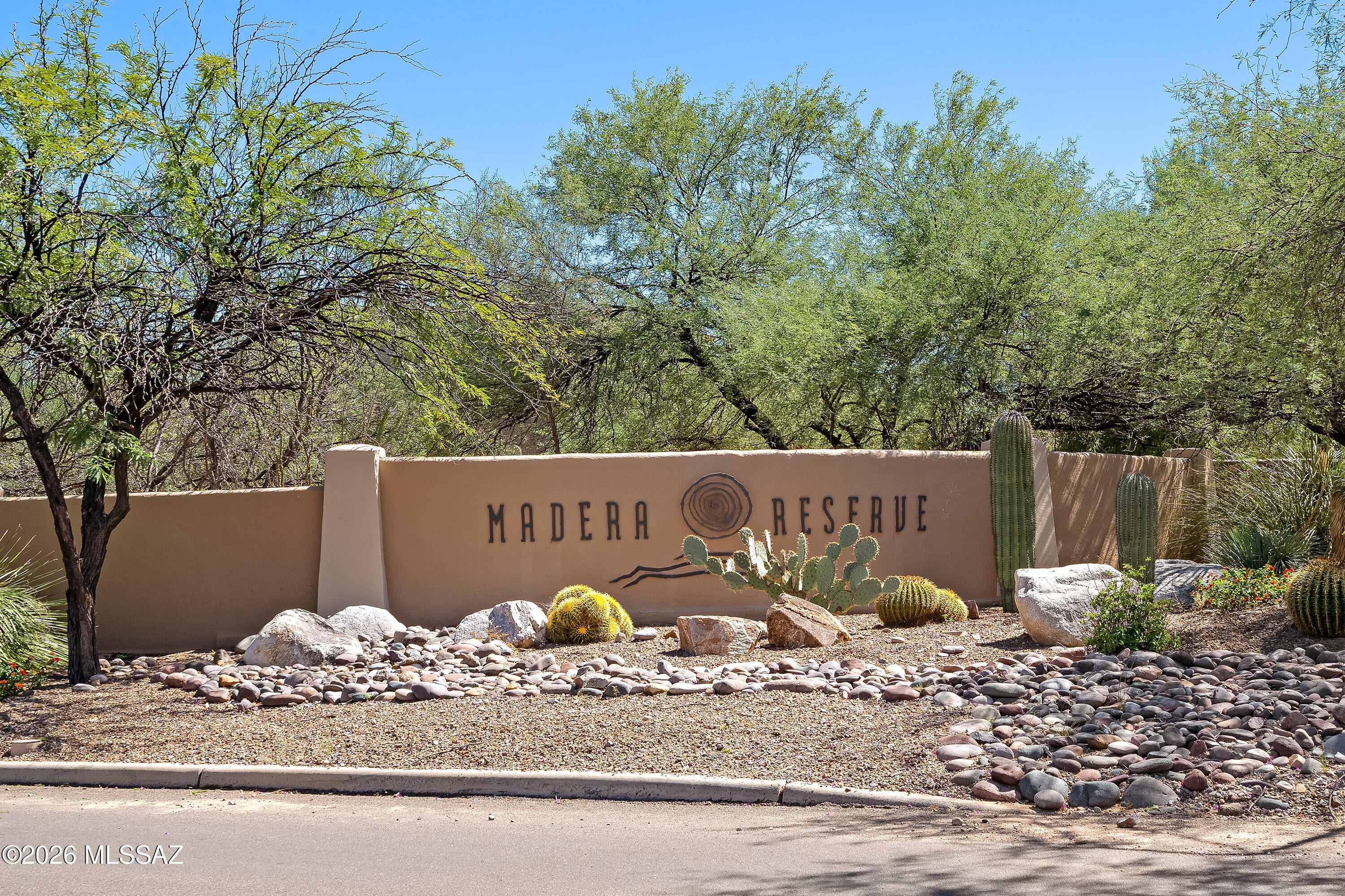 Bring your vision to life in a sought-after subdivision with an excellent location! Just minutes from Sabino Canyon, I-19, grocery stores, restaurants, and a variety of local amenities, this property offers the perfect opportunity to invest in land and create the custom home you've always imagined.
Whether you're planning your forever home or looking for a great investment opportunity, don't miss the chance to make your vision a reality in this desirable location and a quiet cul- de-sac.