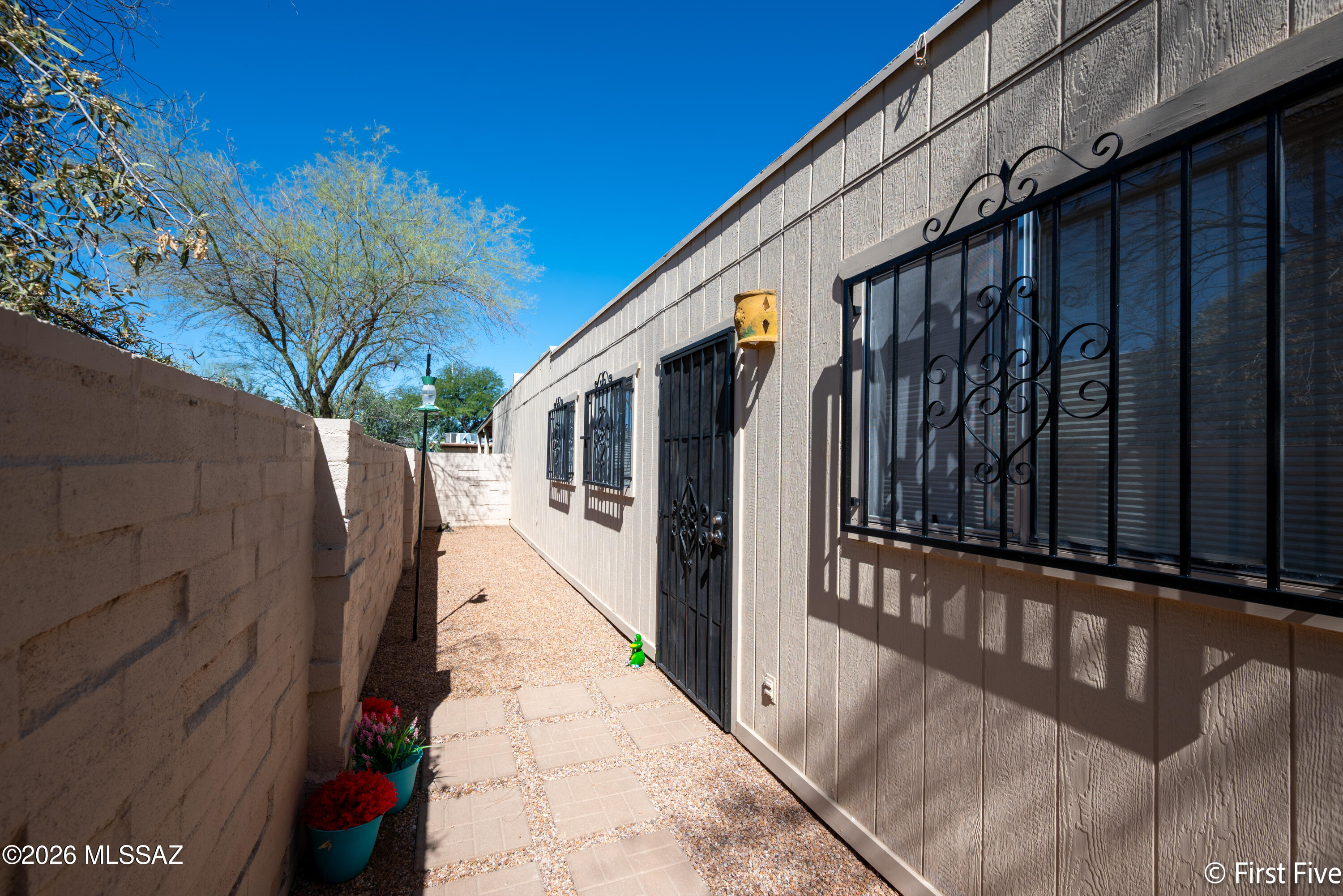 Pantano Townhomes (1-118) - Residential Lease
