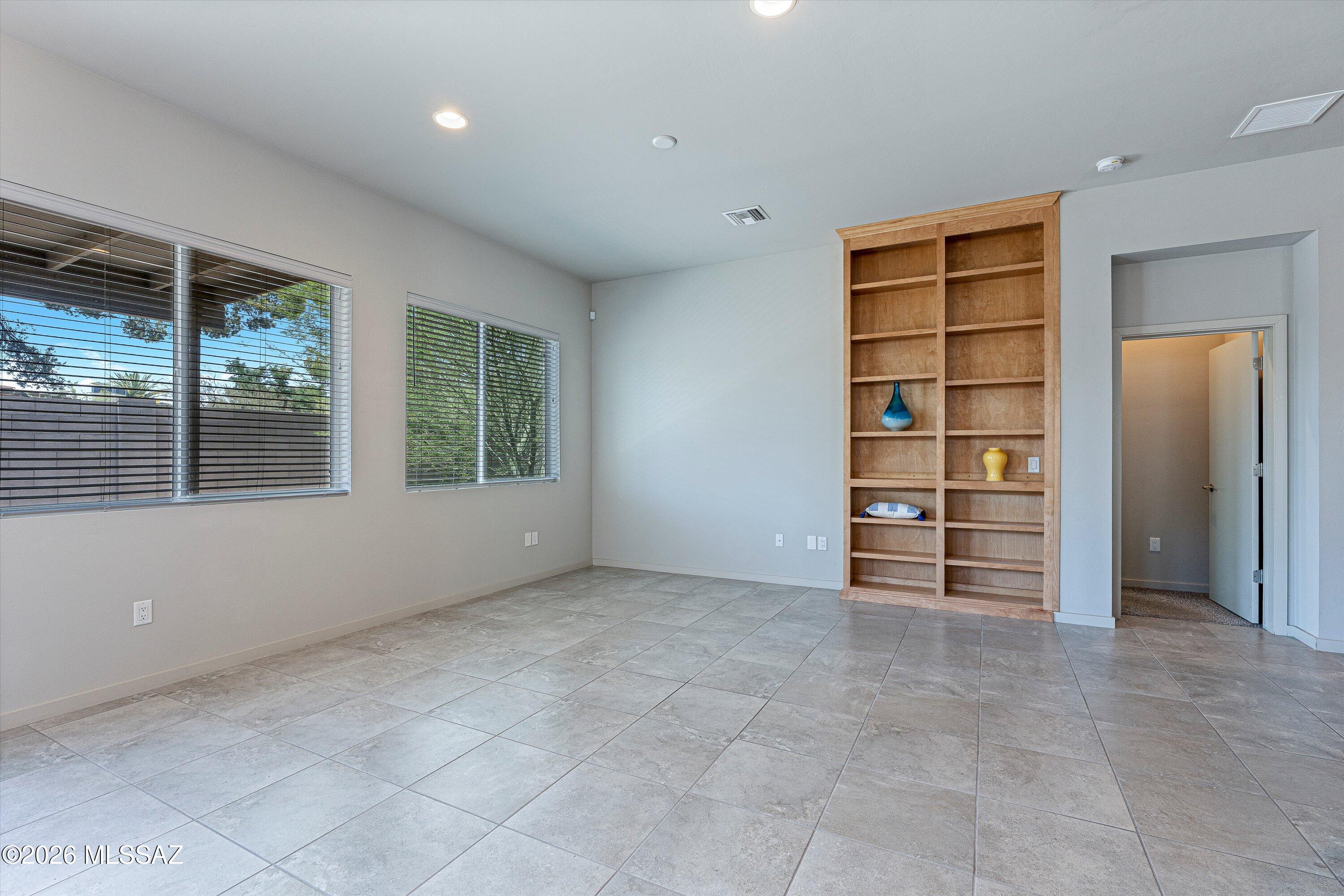 Elementary Place SQ20163230723 - Residential