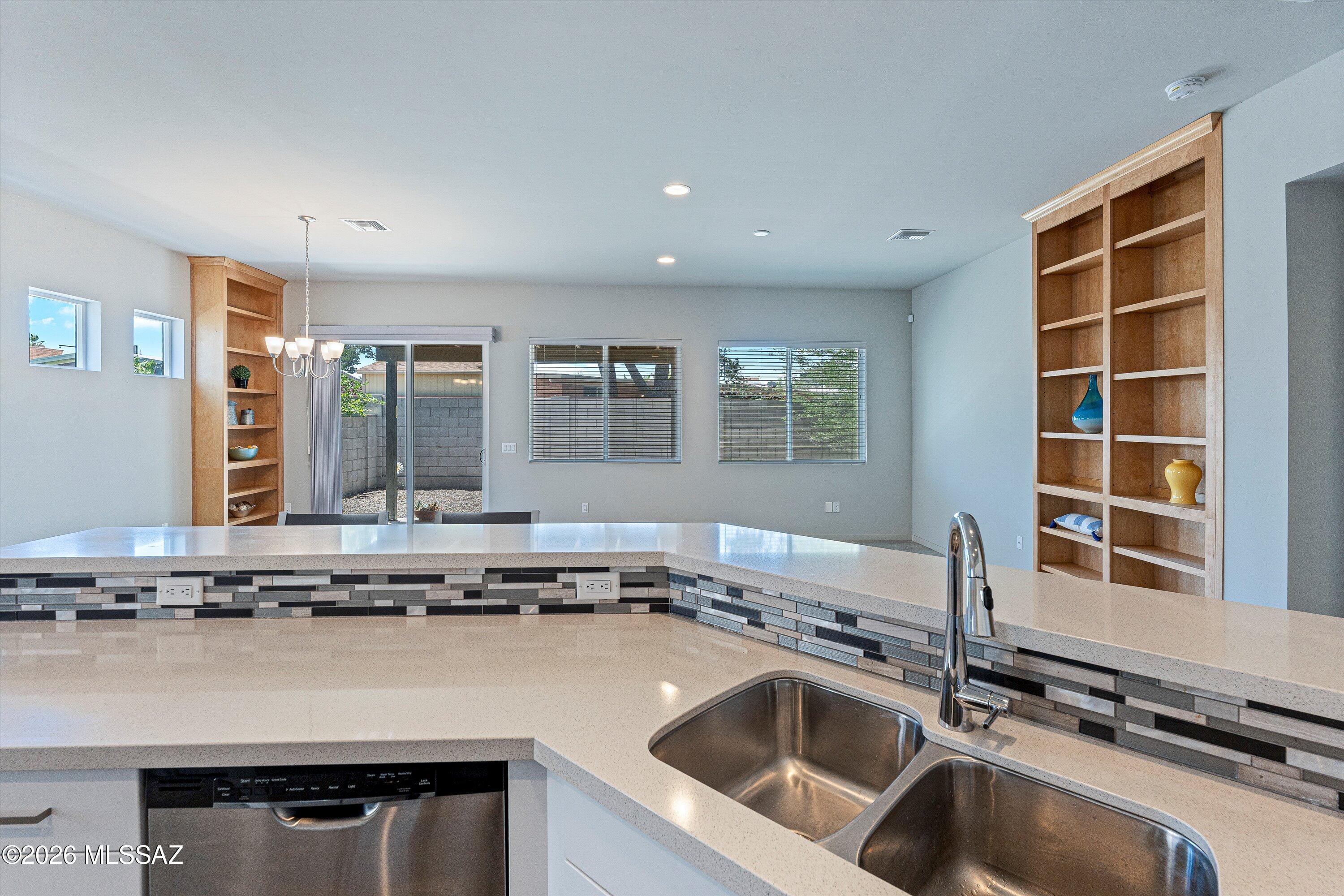 Elementary Place SQ20163230723 - Residential
